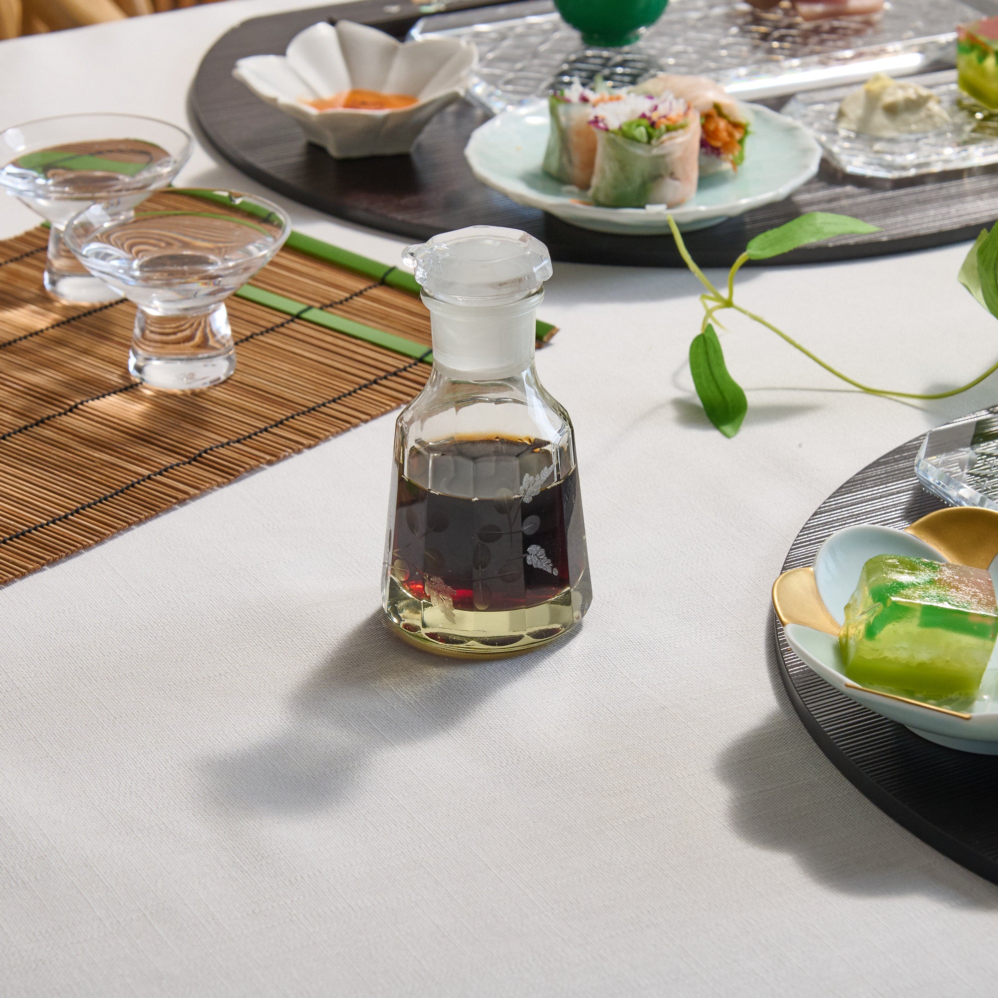 Winter Plum Soy Sauce Dispenser