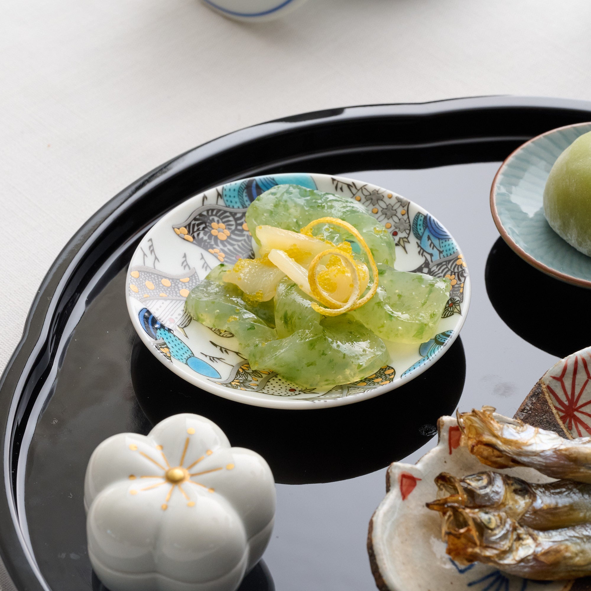 Kutani Art Auspicious Motifs Sauce Plate Set