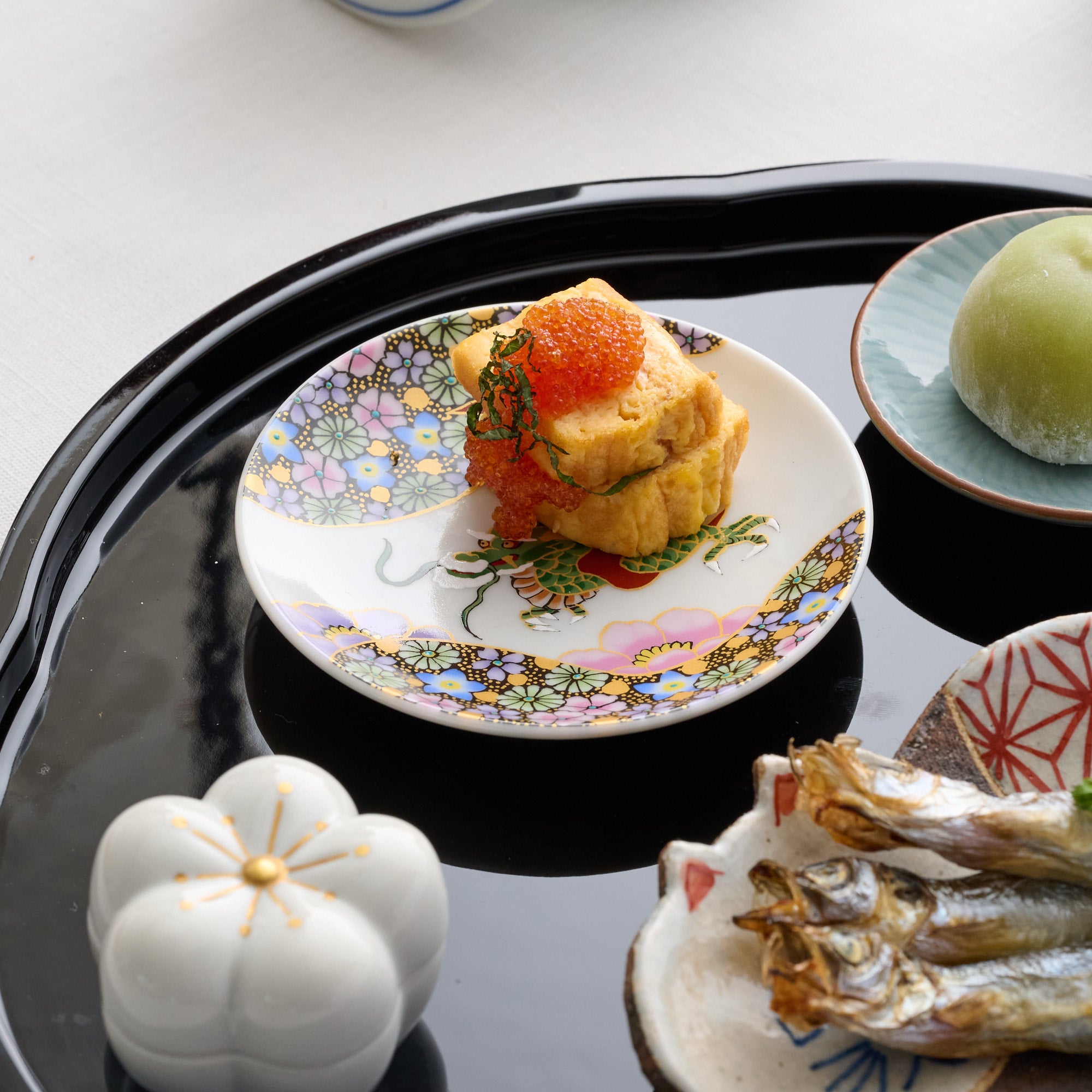 Kutani Art Auspicious Motifs Sauce Plate Set