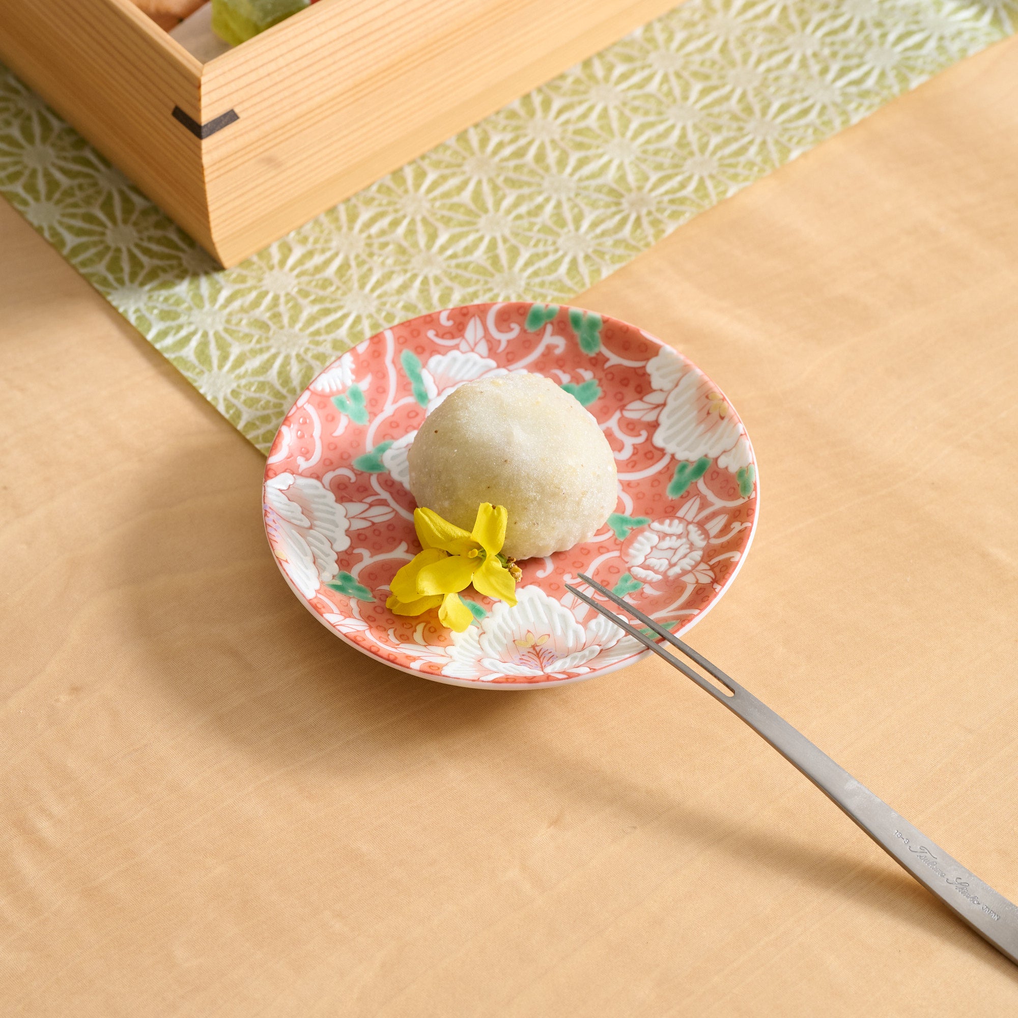 Kutani Art Floral Sauce Plate Set
