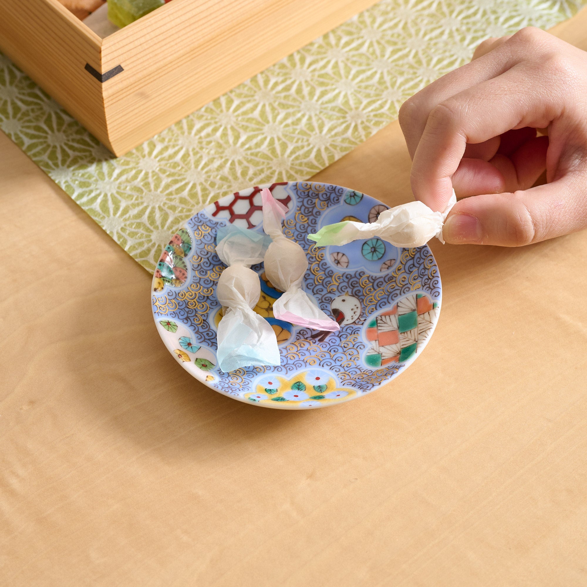 Kutani Art Floral Sauce Plate Set