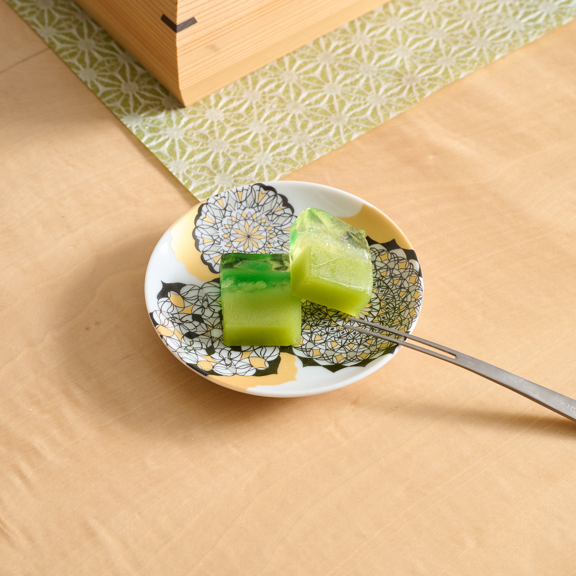 Kutani Art Colorful Saibyo Sauce Plate Set