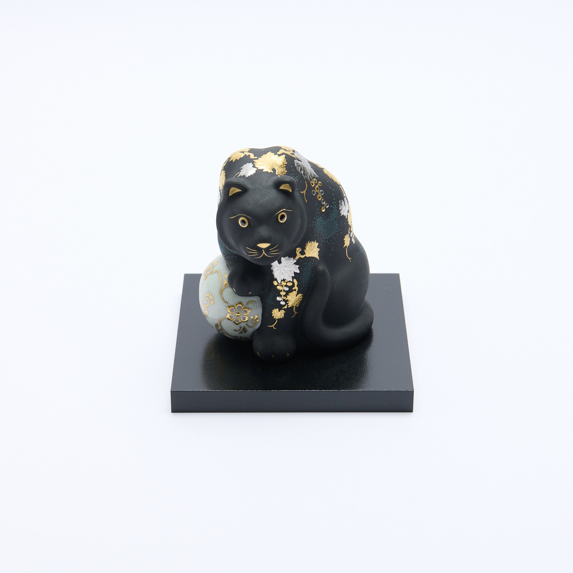 Morikin Grape Pattern Aochibu Tiger Figurine