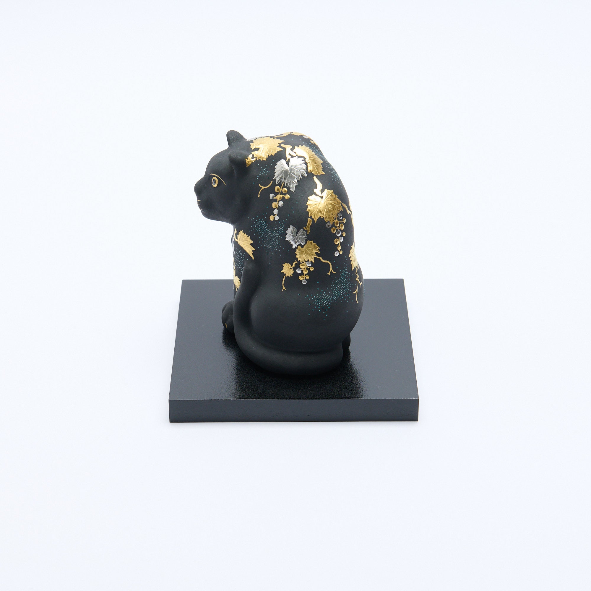 Morikin Grape Pattern Aochibu Tiger Figurine