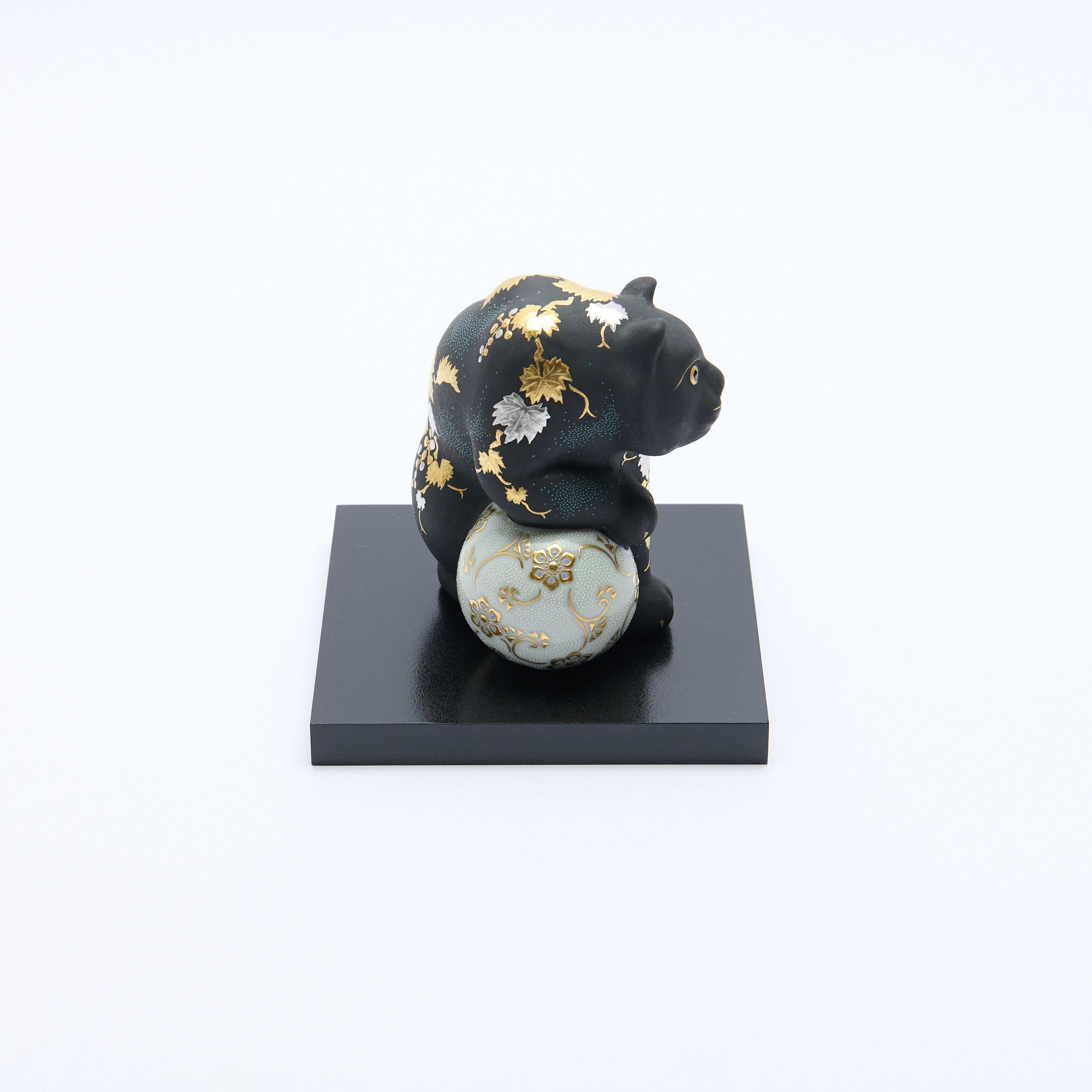 Morikin Grape Pattern Aochibu Tiger Figurine