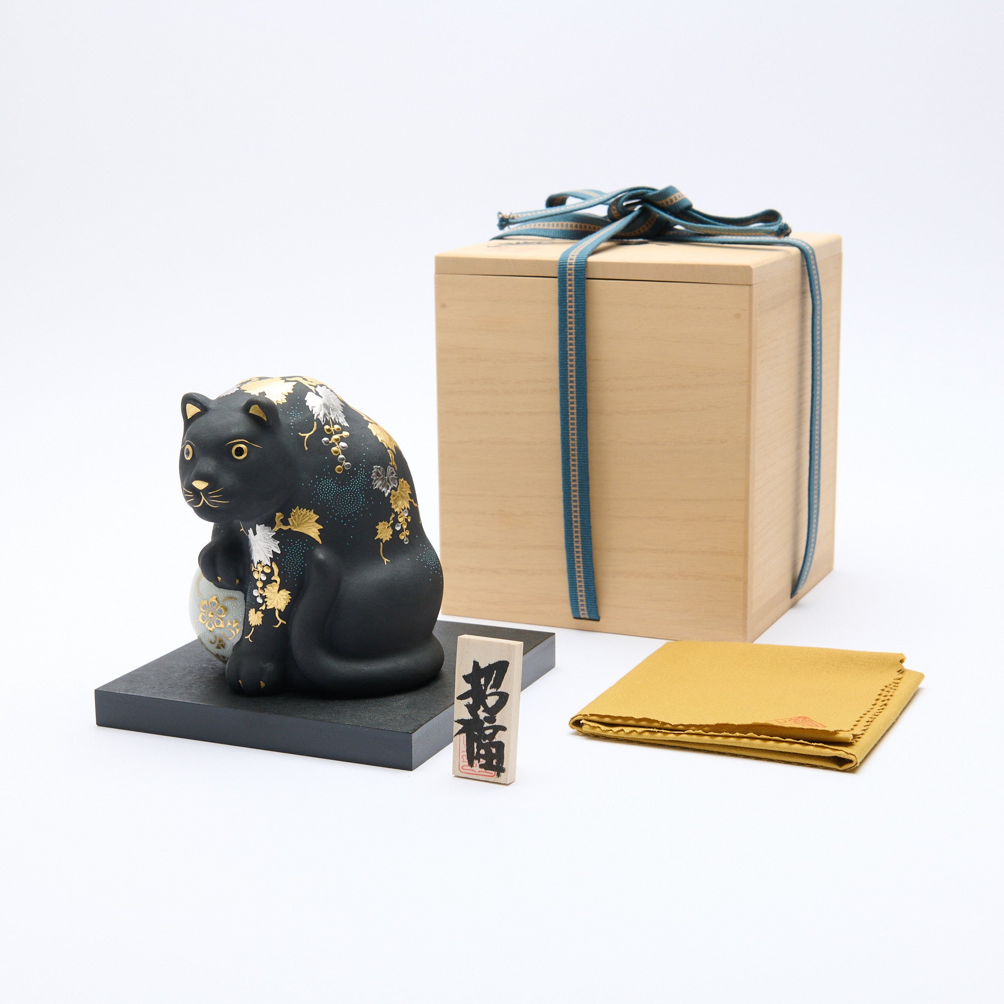 Morikin Grape Pattern Aochibu Tiger Figurine