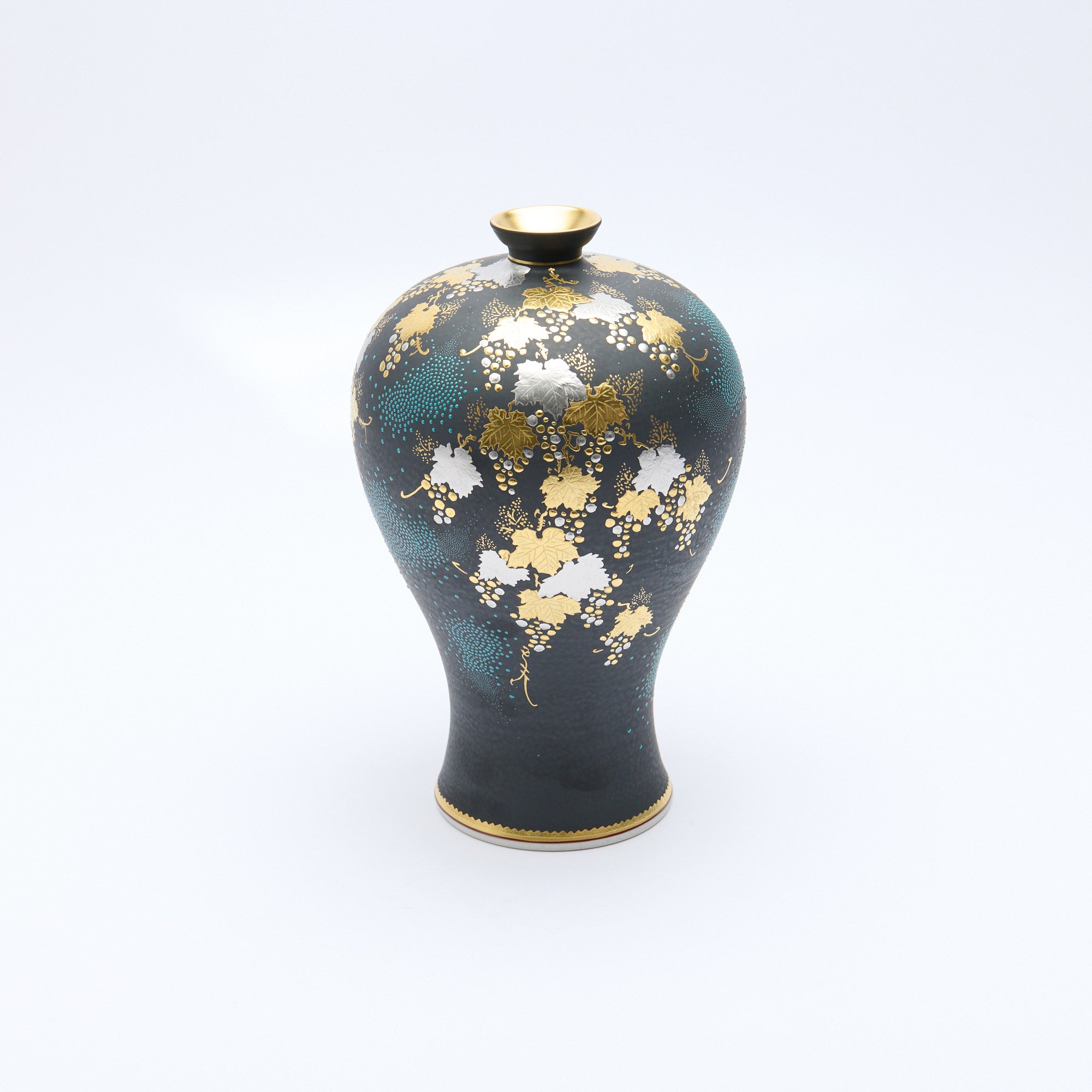 Morikin Grape Pattern Aochibu Vase