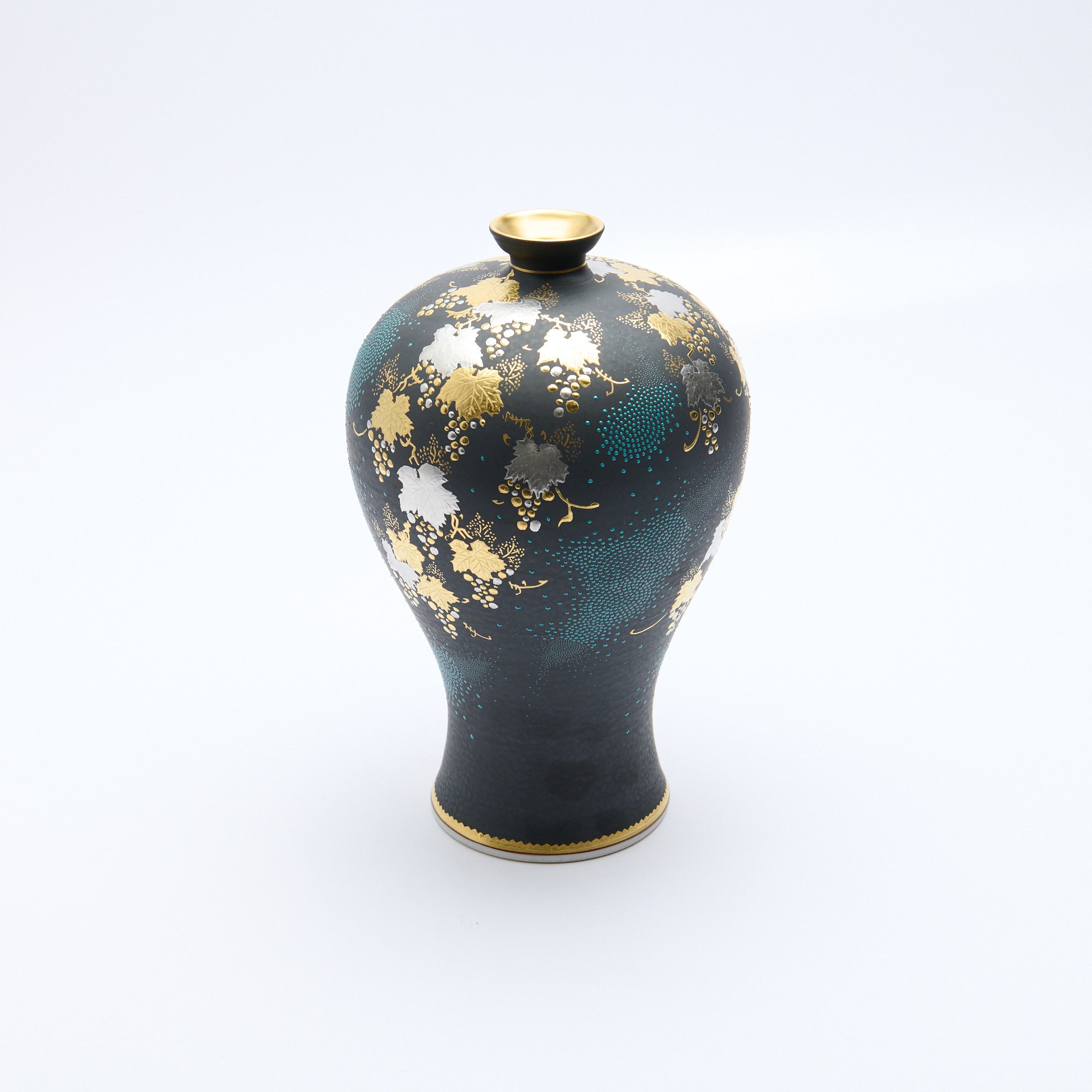Morikin Grape Pattern Aochibu Vase