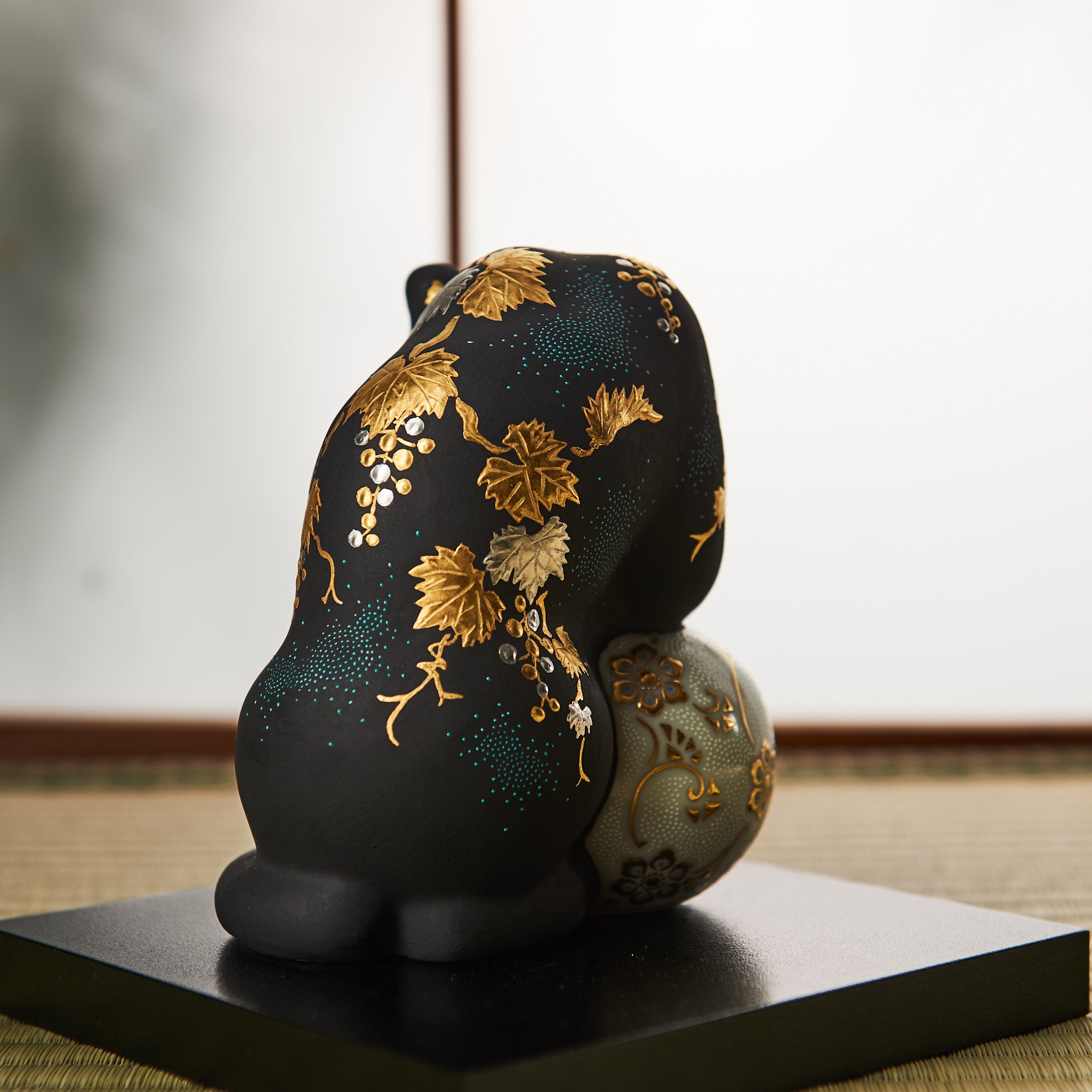 Morikin Grape Pattern Aochibu Tiger Figurine