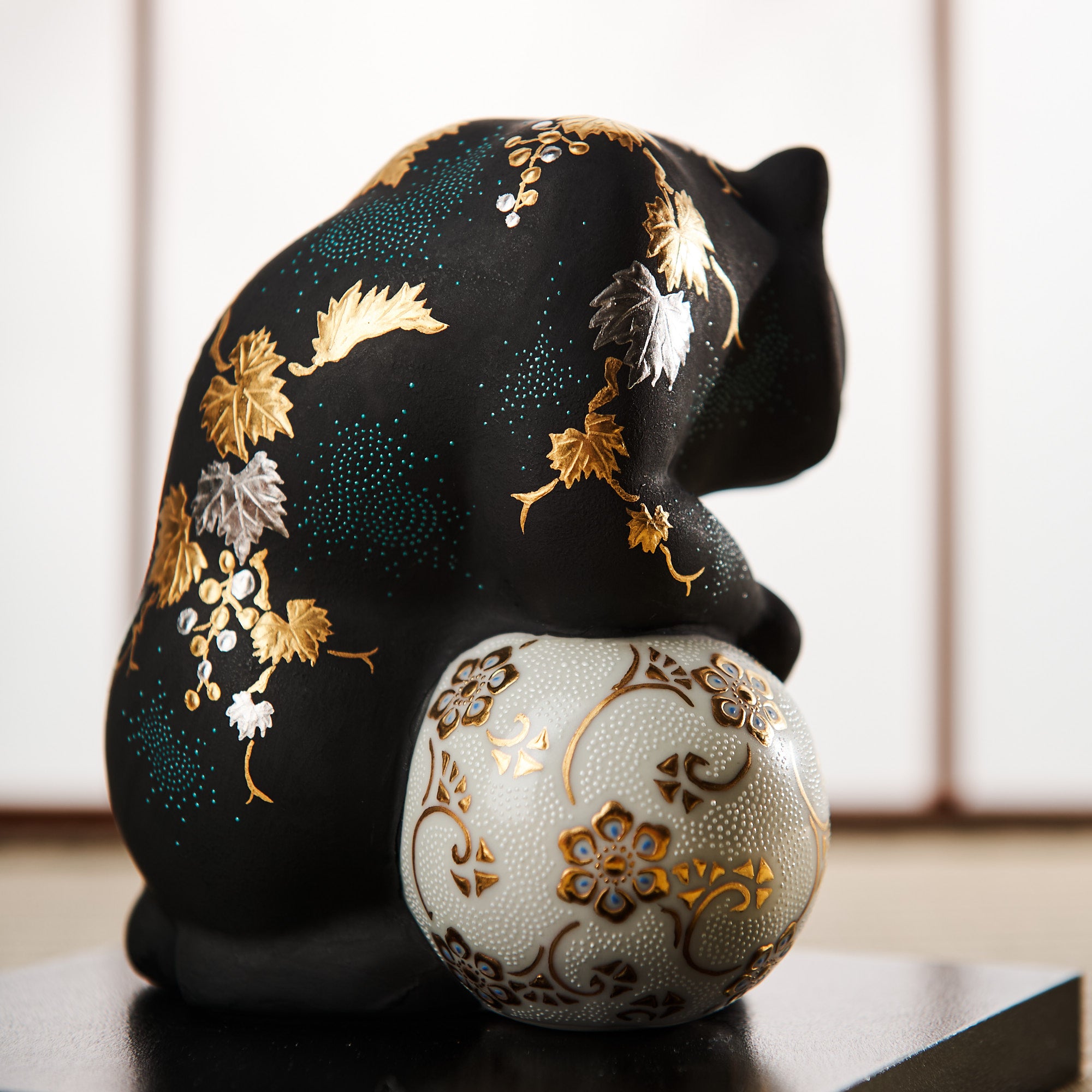 Morikin Grape Pattern Aochibu Tiger Figurine
