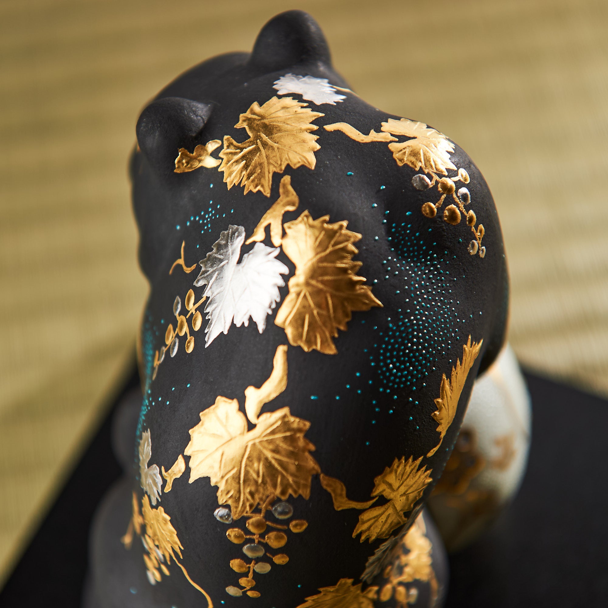 Morikin Grape Pattern Aochibu Tiger Figurine