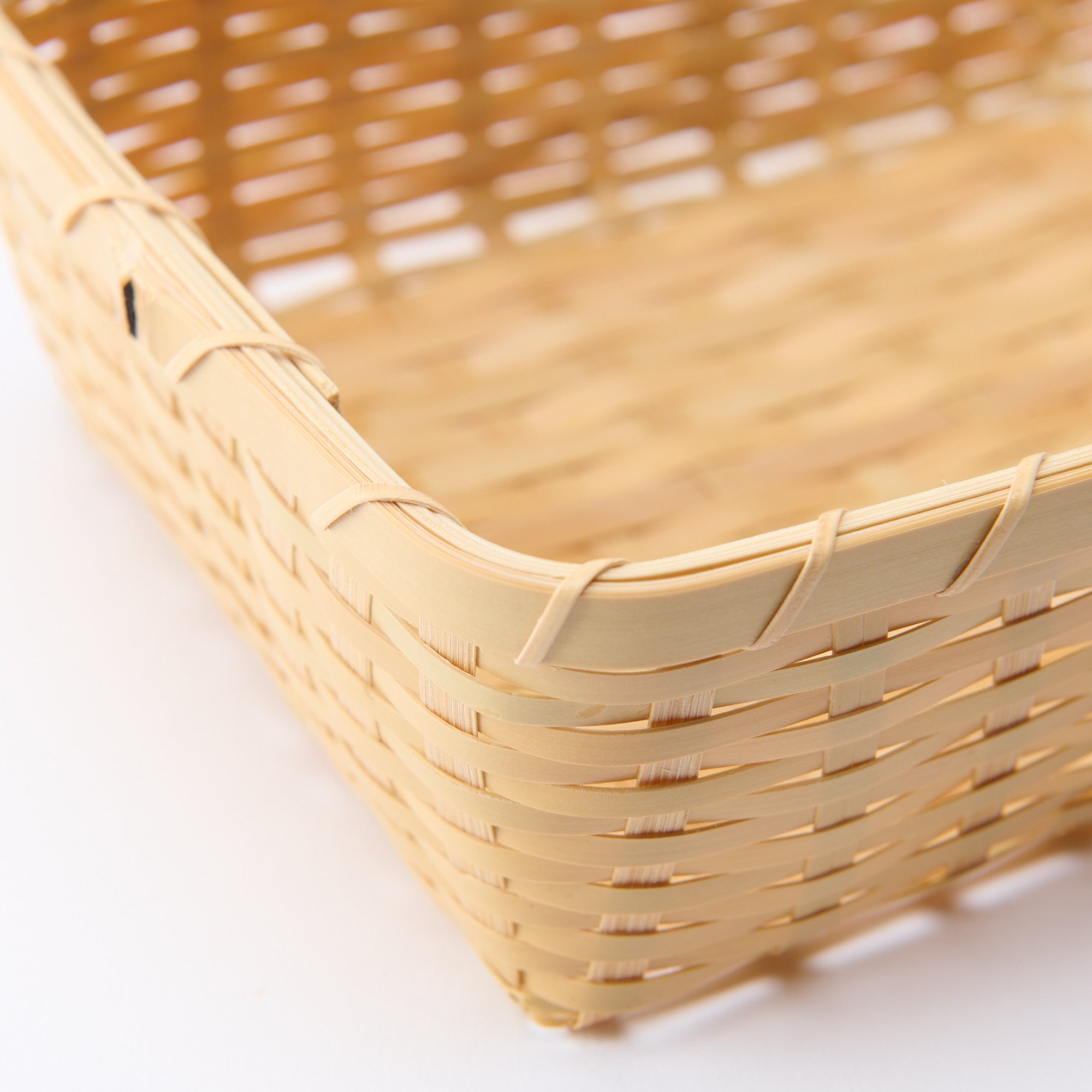 Caja bento de bambú tejido L