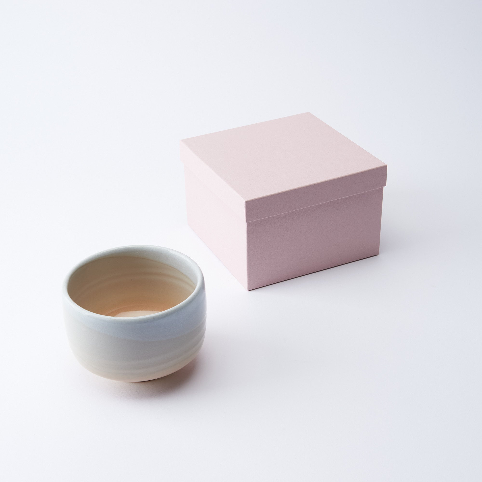 White Cream Gradient Matcha Bowl