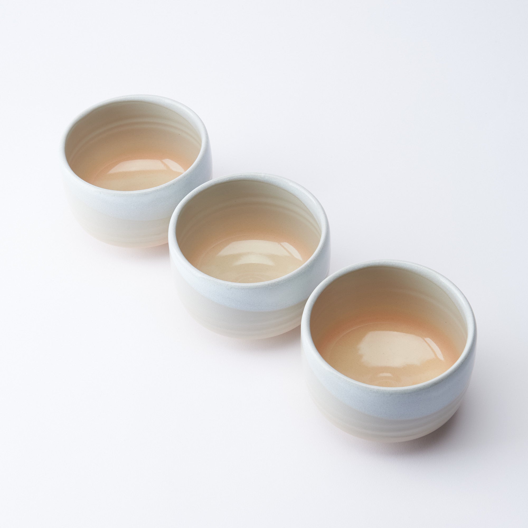 White Cream Gradient Matcha Bowl