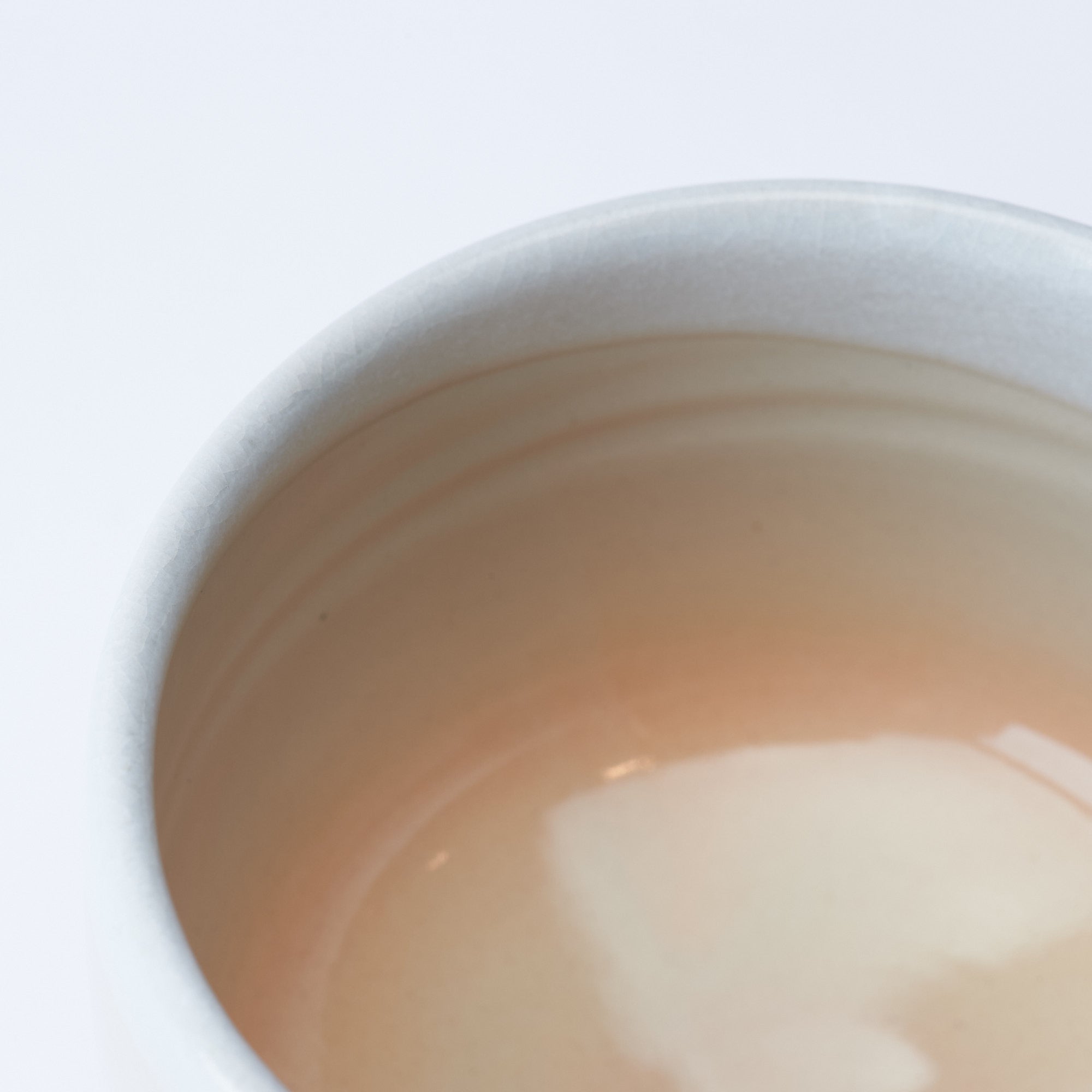 White Cream Gradient Matcha Bowl