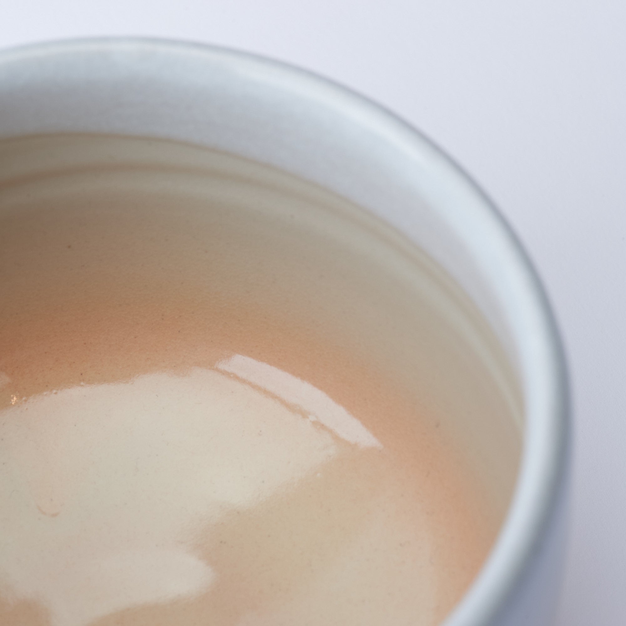 White Cream Gradient Matcha Bowl