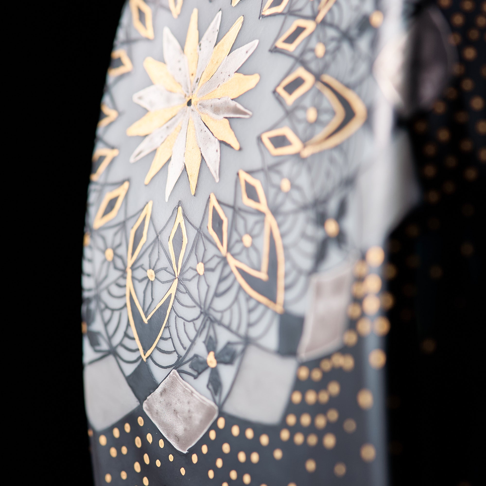 Black Kaleidoscope Bloom Japanese Single Flower Vase