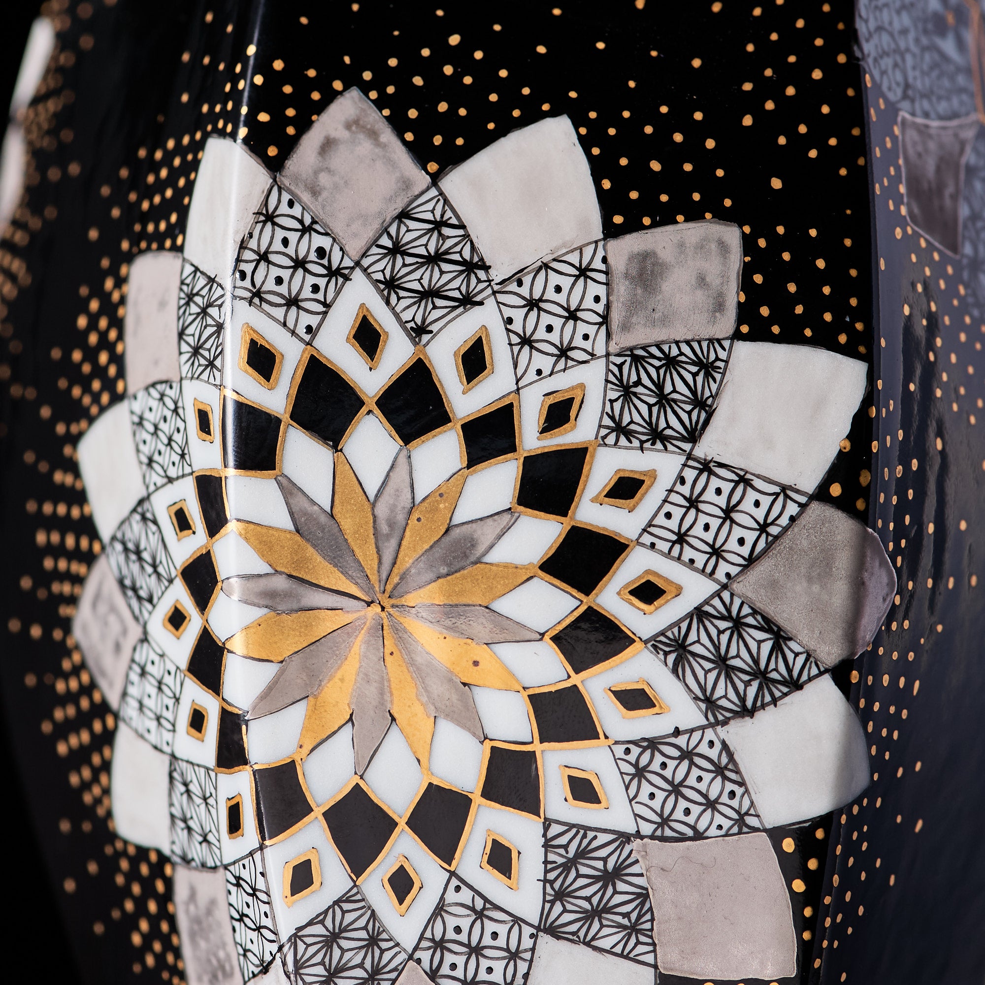 Black Kaleidoscope Bloom Japanese Single Flower Vase