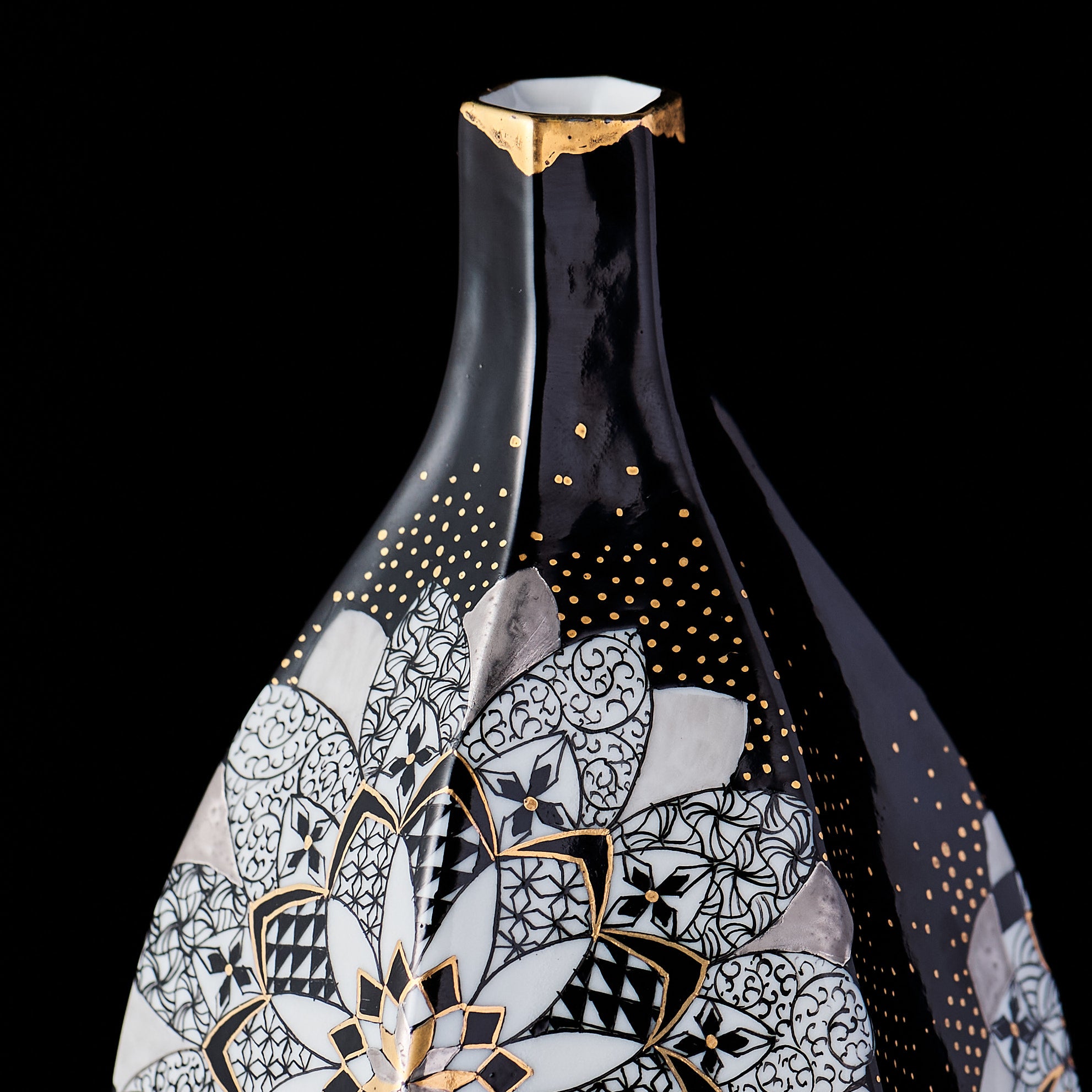 Black Kaleidoscope Bloom Japanese Single Flower Vase