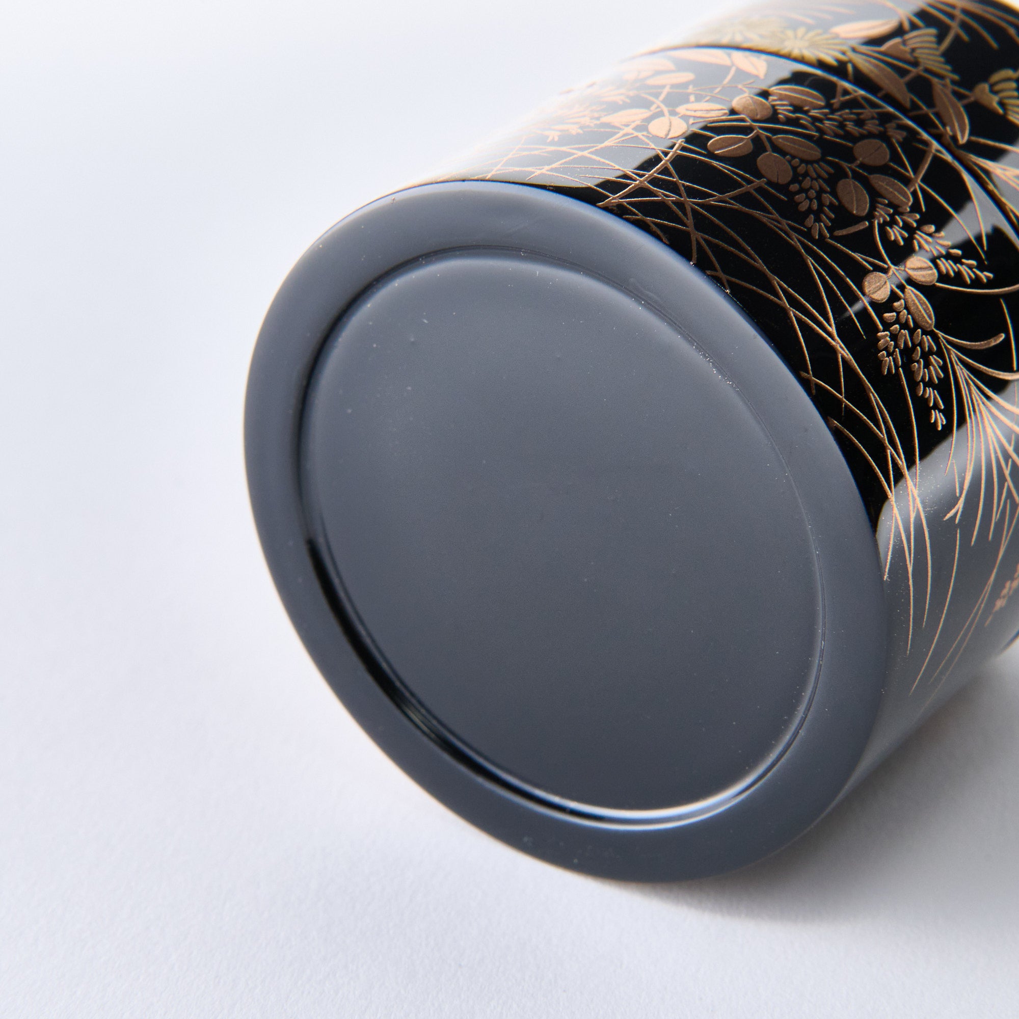 Golden Chrysanthemum and Paulownia Nakatsugi Matcha Container