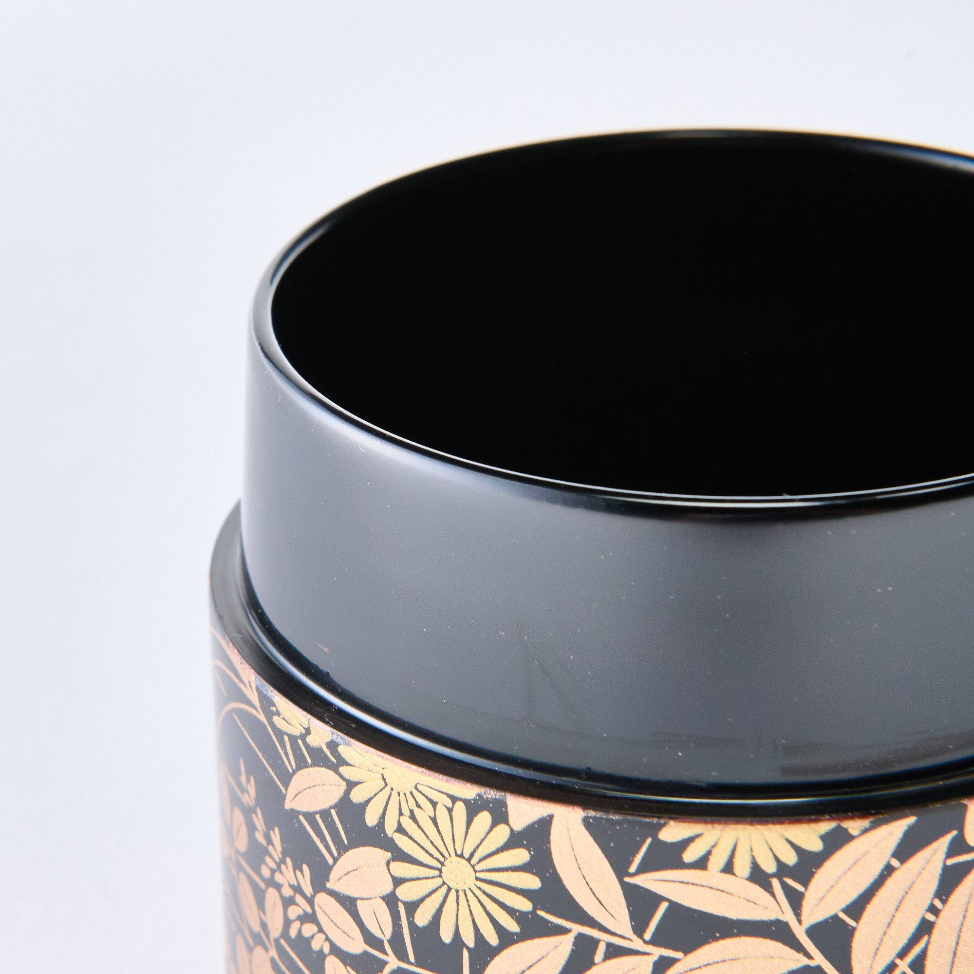 Golden Chrysanthemum and Paulownia Nakatsugi Matcha Container