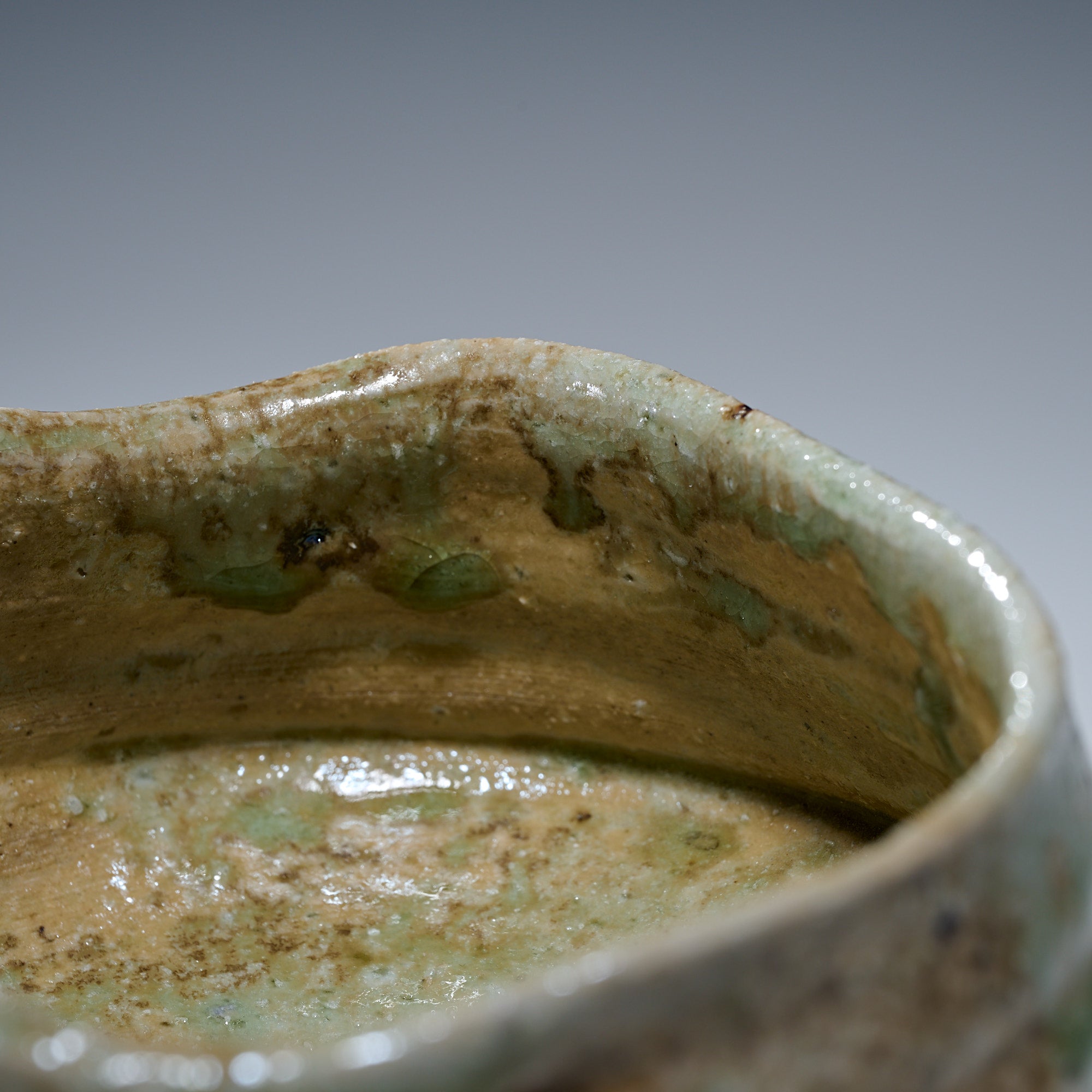 Iga Matcha-Schale mit variablem Glanz