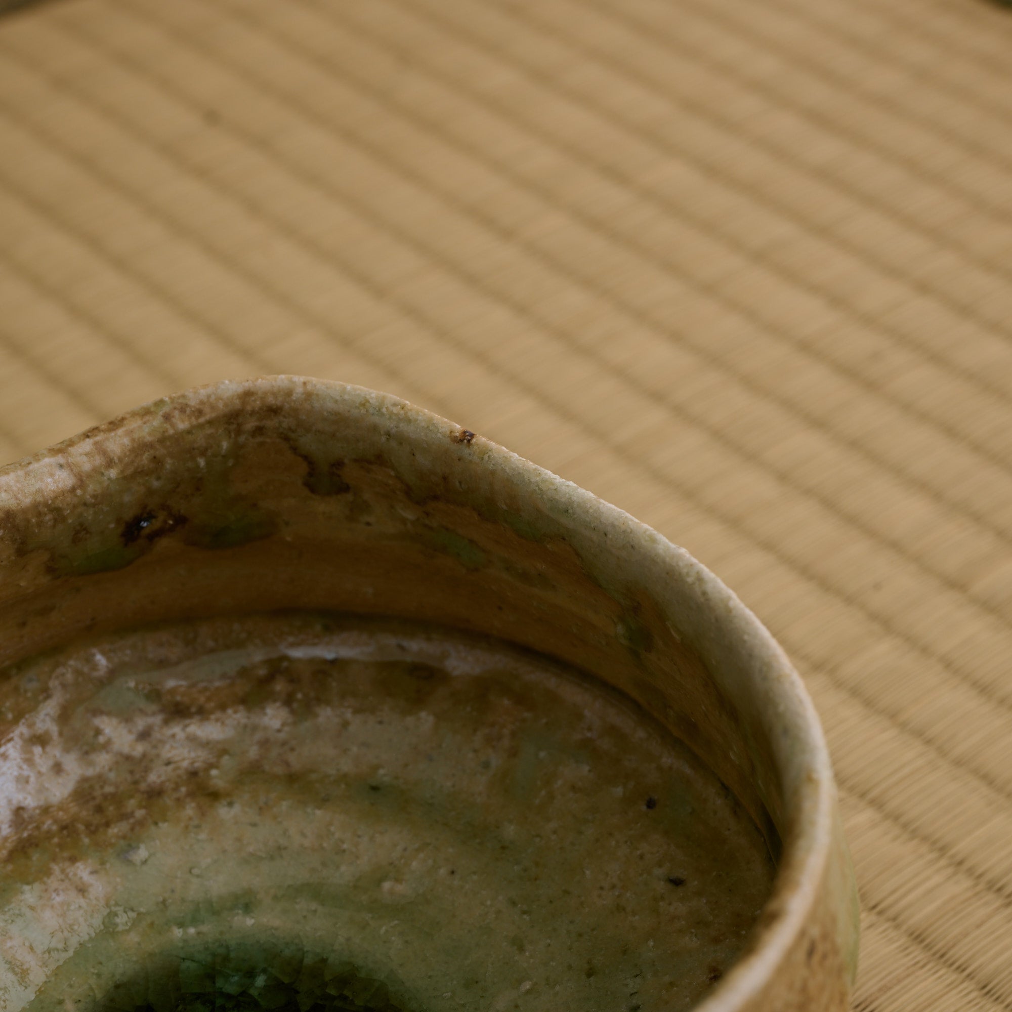 Iga Matcha-Schale mit variablem Glanz