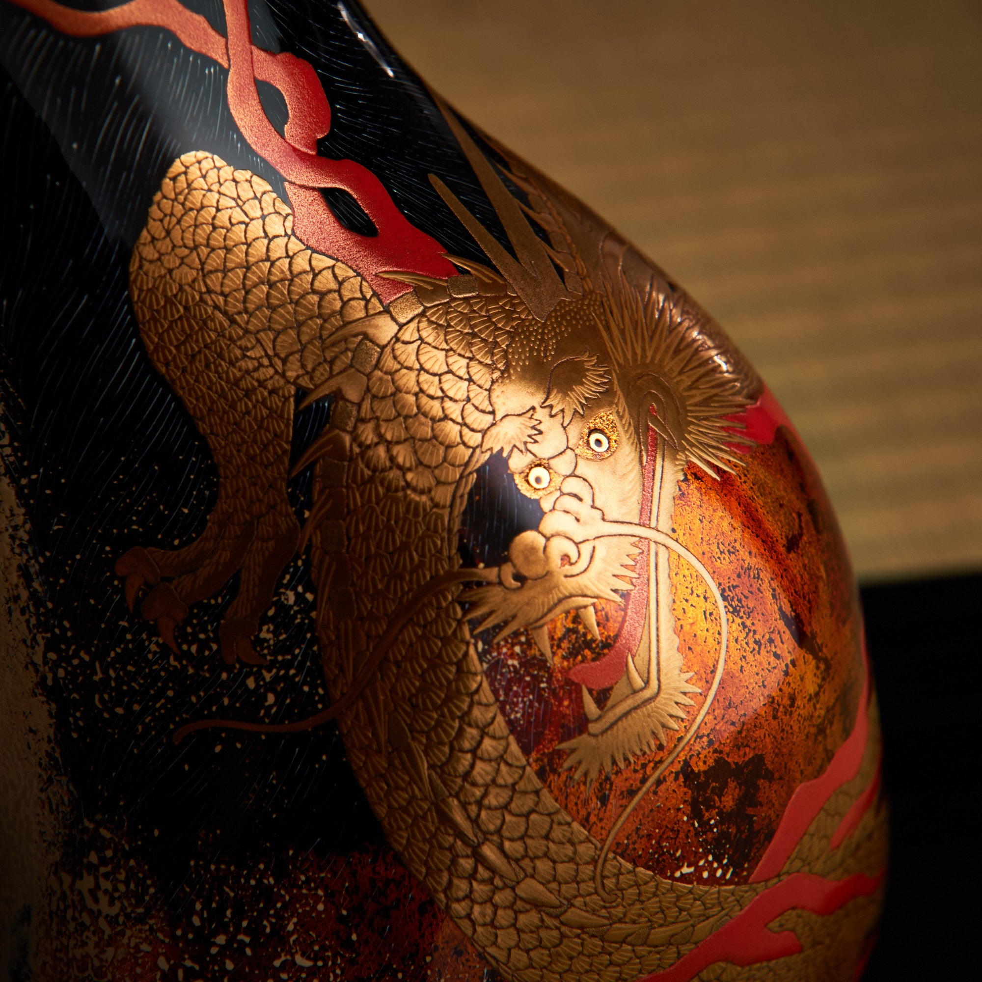 Dragon Maki-e Lucky Cat