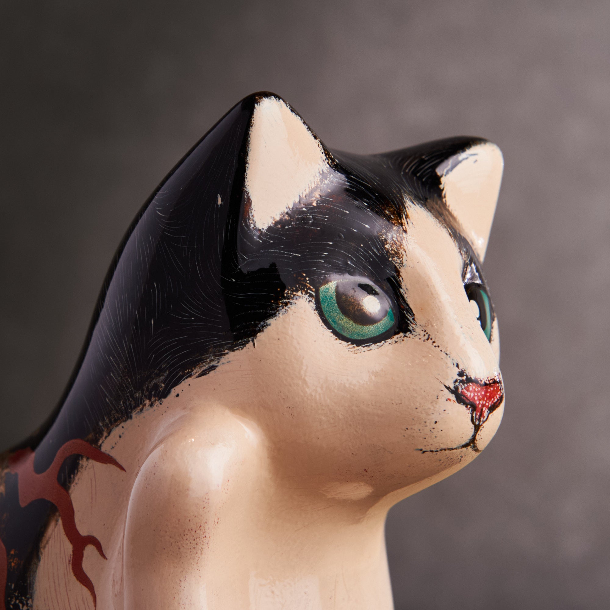 Dragon Maki-e Lucky Cat