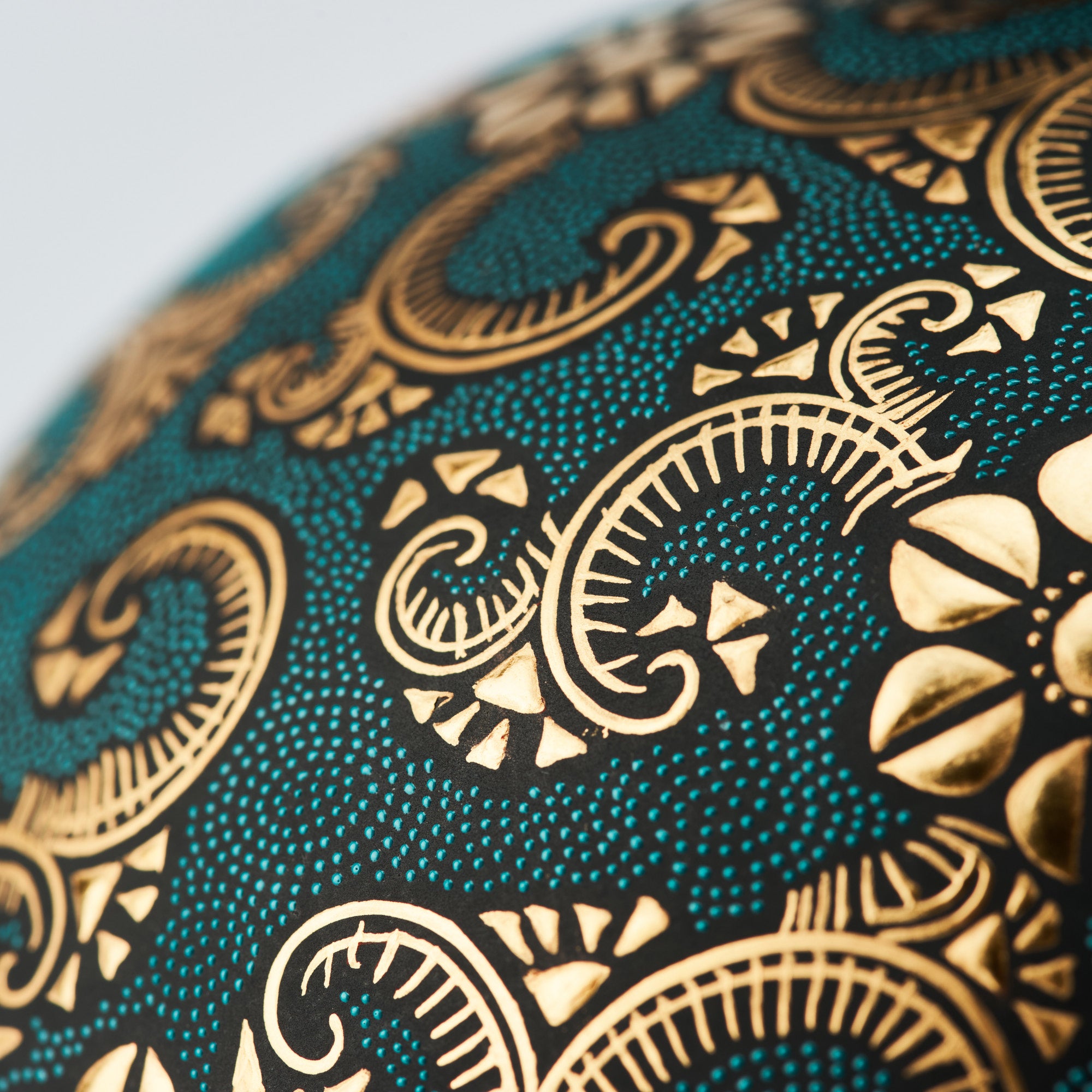 Morikin Clematis Arabesque Aochibu Round Vase