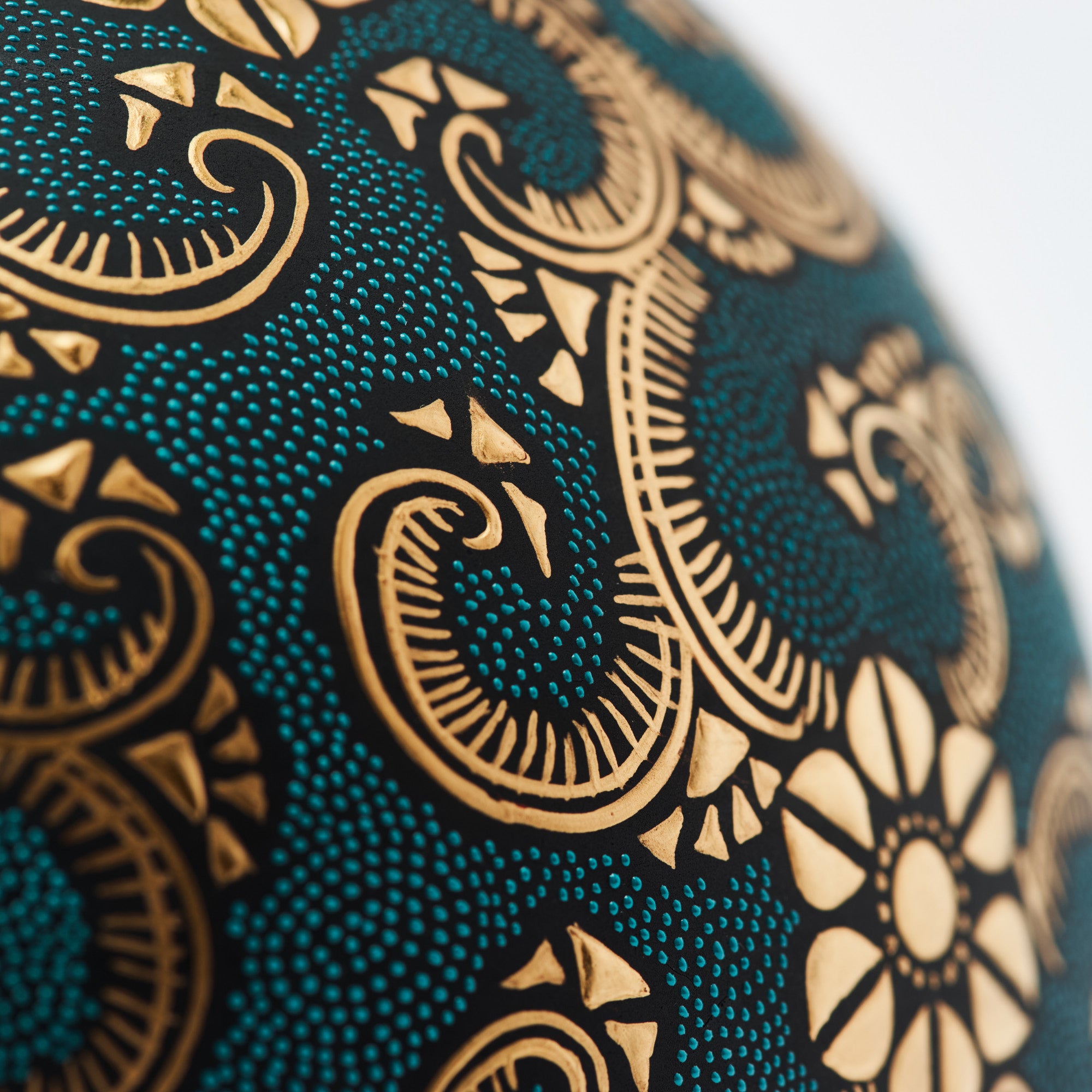 Morikin Clematis Arabesque Aochibu Round Vase