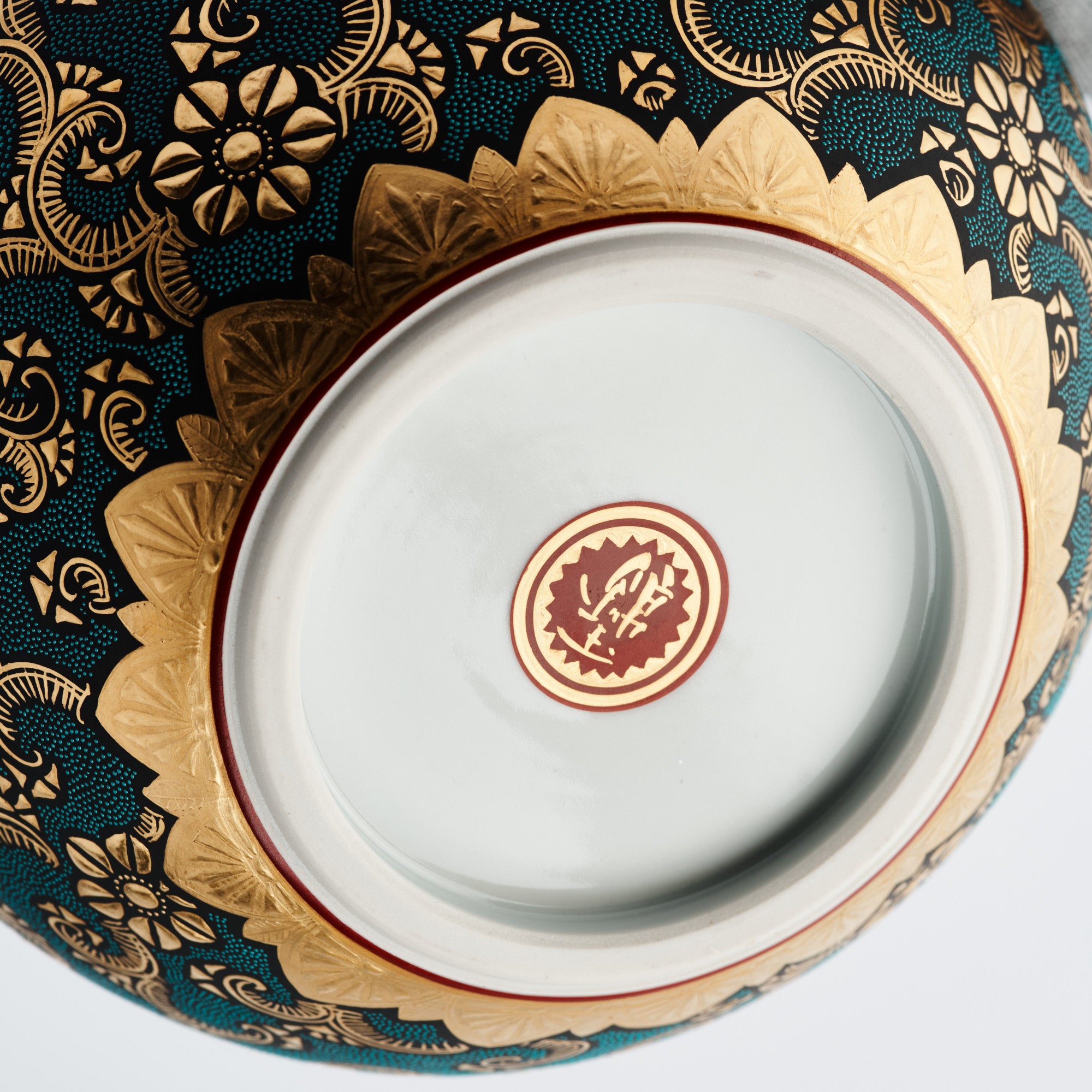 Morikin Clematis Arabesque Aochibu Round Vase