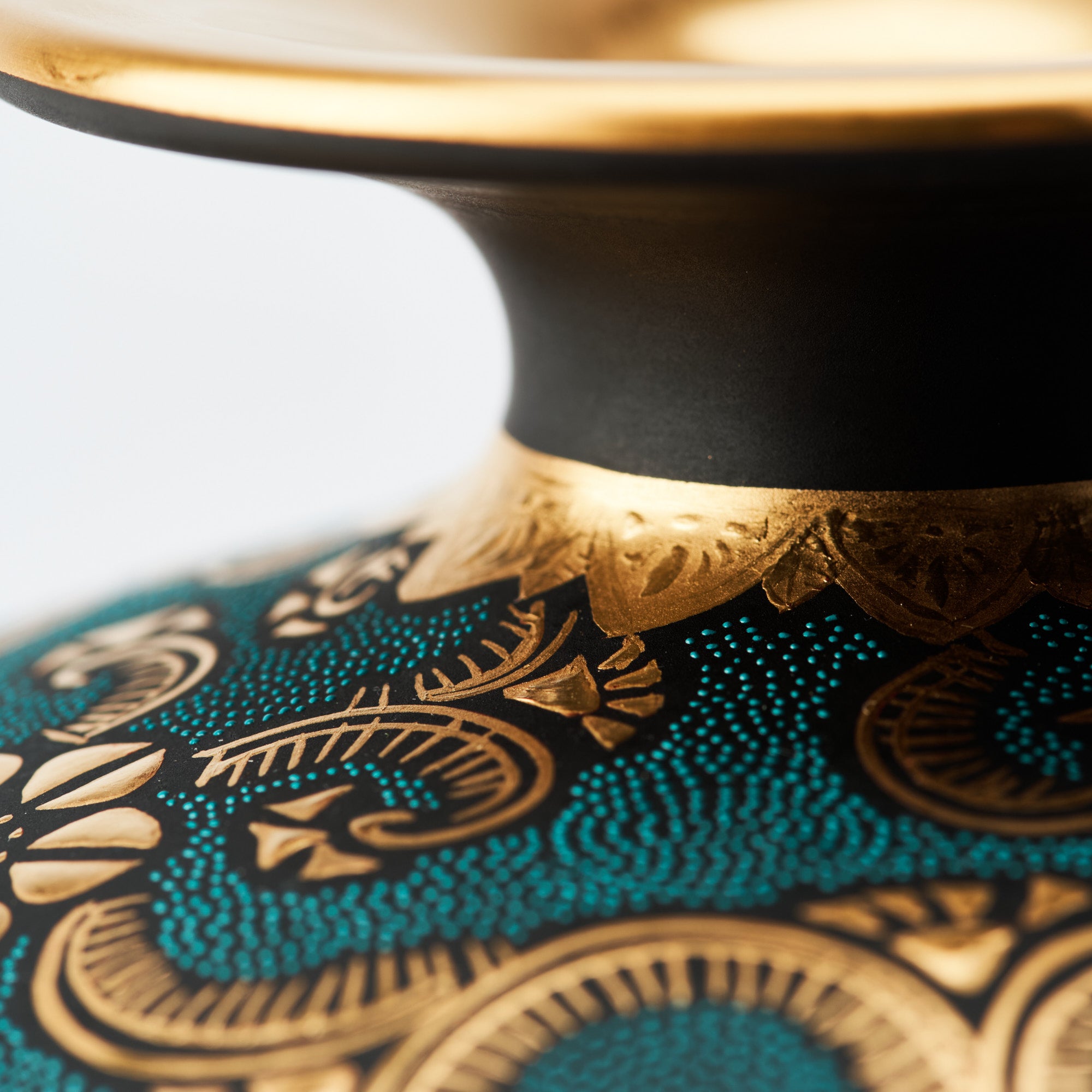 Morikin Clematis Arabesque Aochibu Round Vase