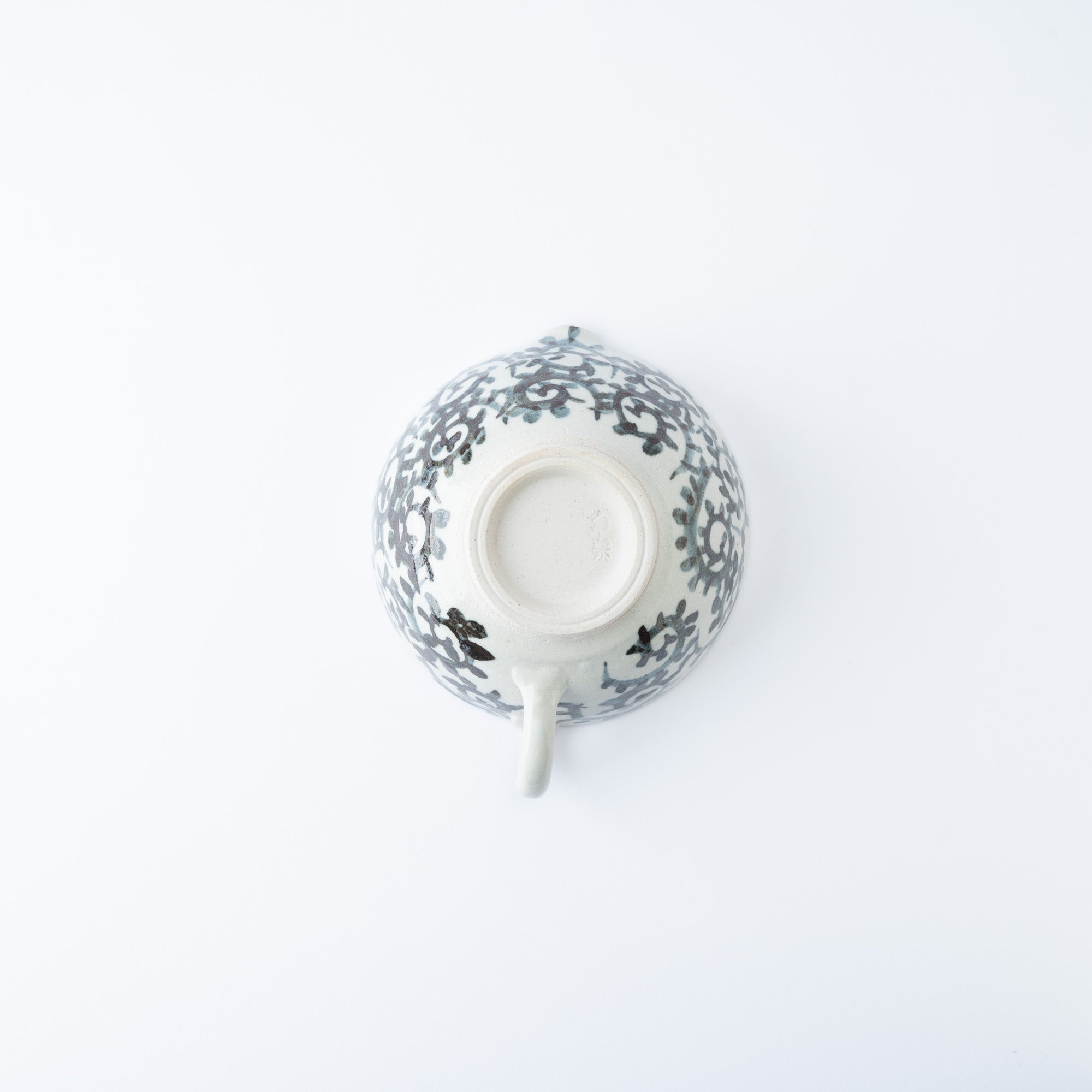 Arabesque Mortar with Spout and Handle 6.1 In