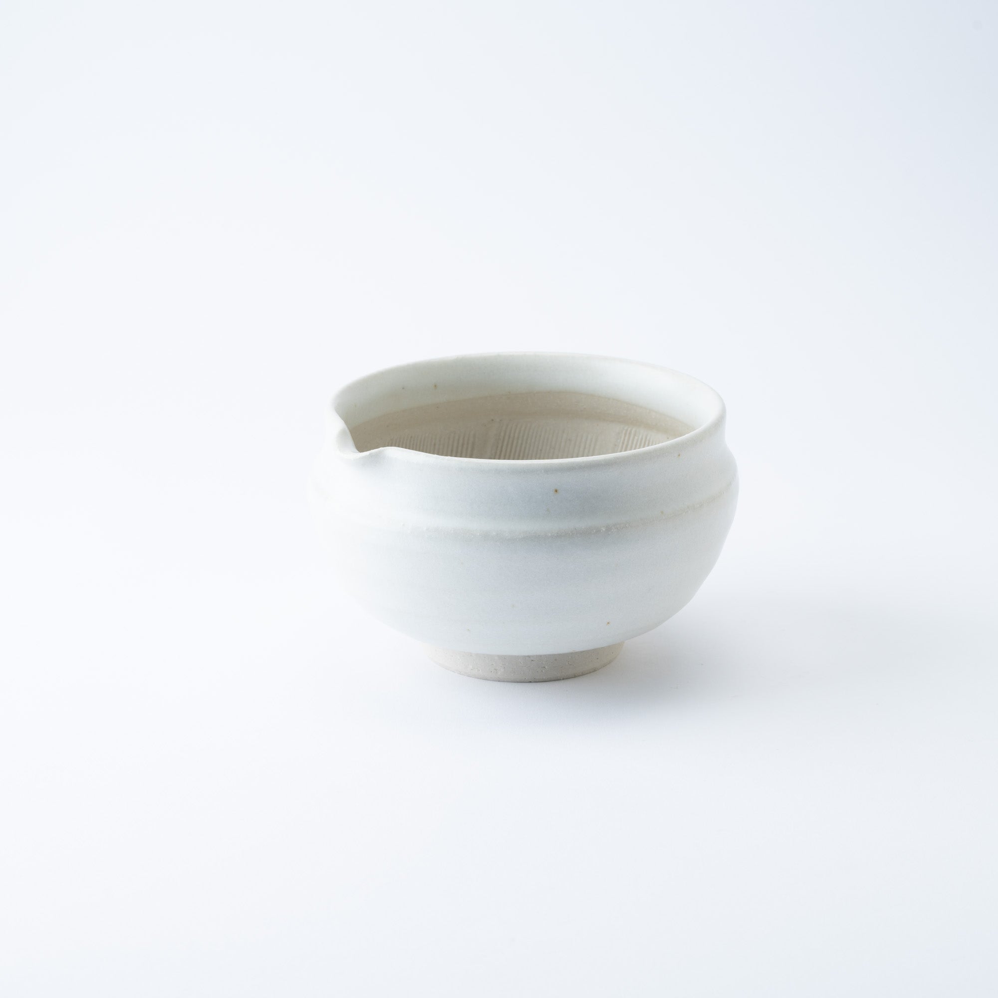 White Round Mortar with Spout 5.9 In