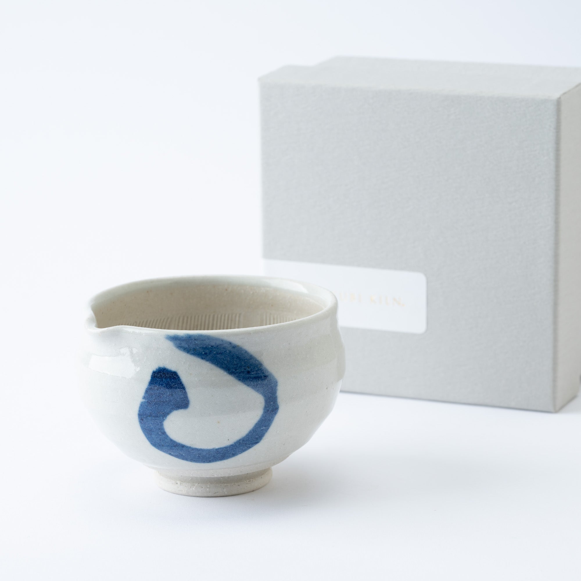 Blue Circle Round Mortar with Spout 4.2 In