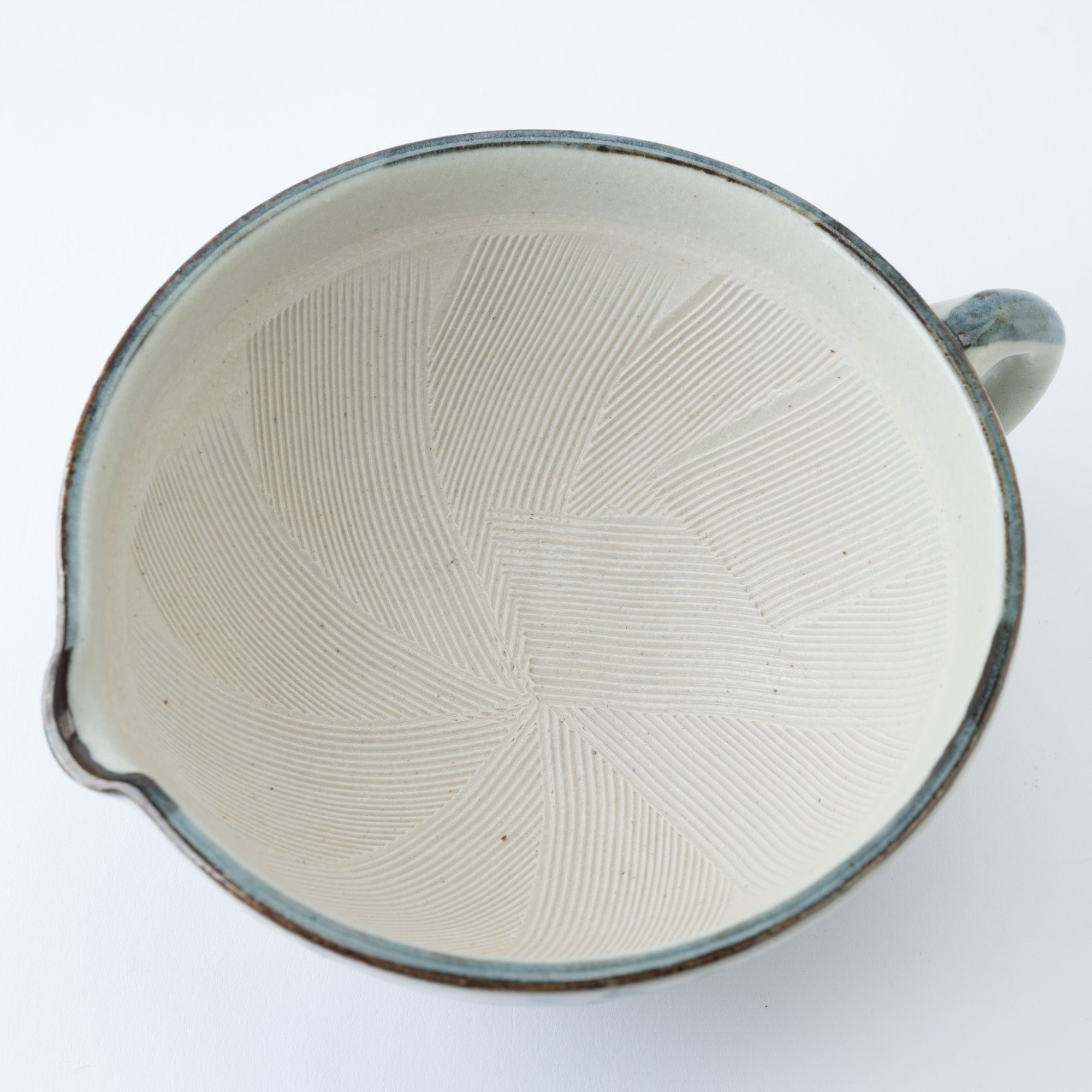 Arabesque Mortar with Spout and Handle 6.1 In