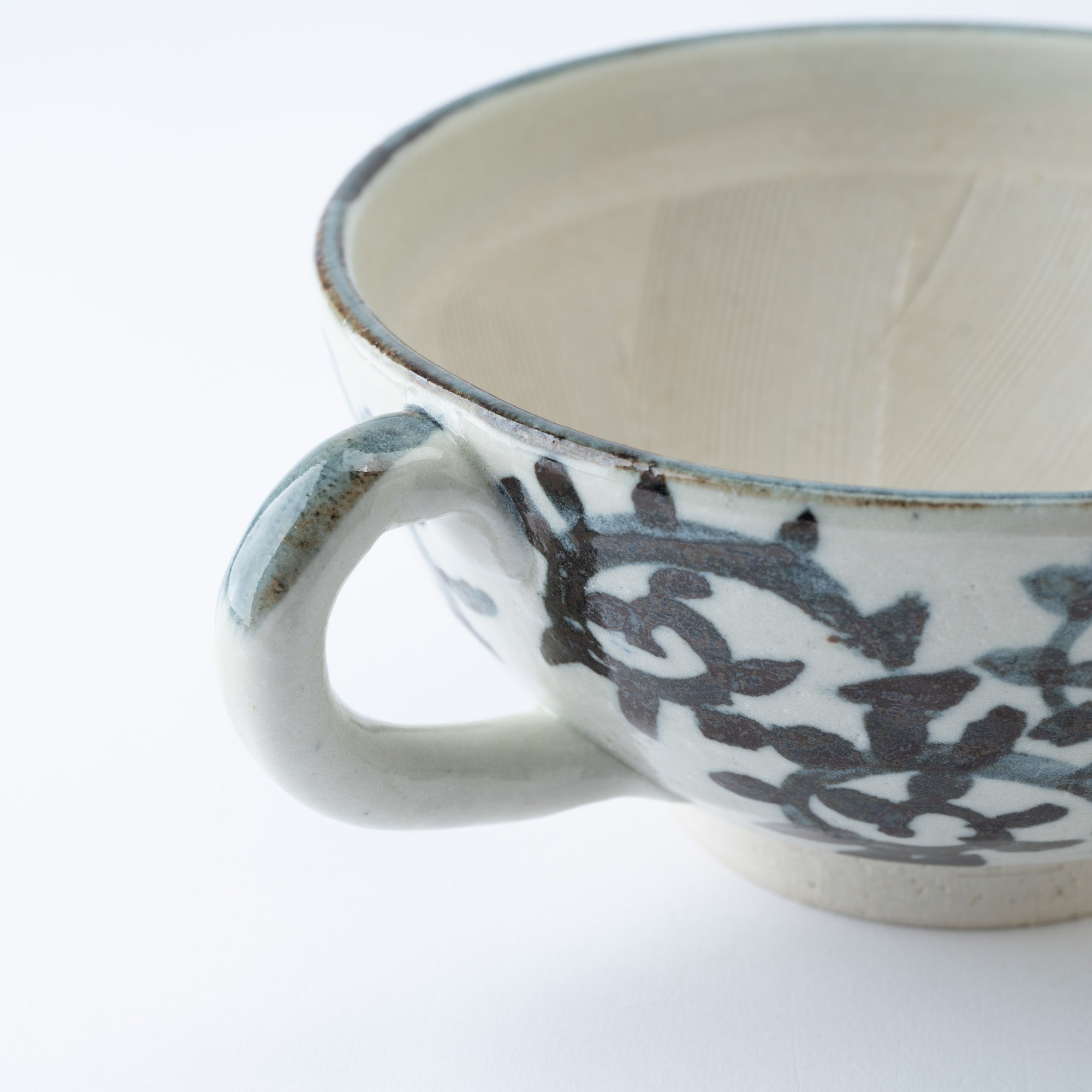 Arabesque Mortar with Spout and Handle 6.1 In