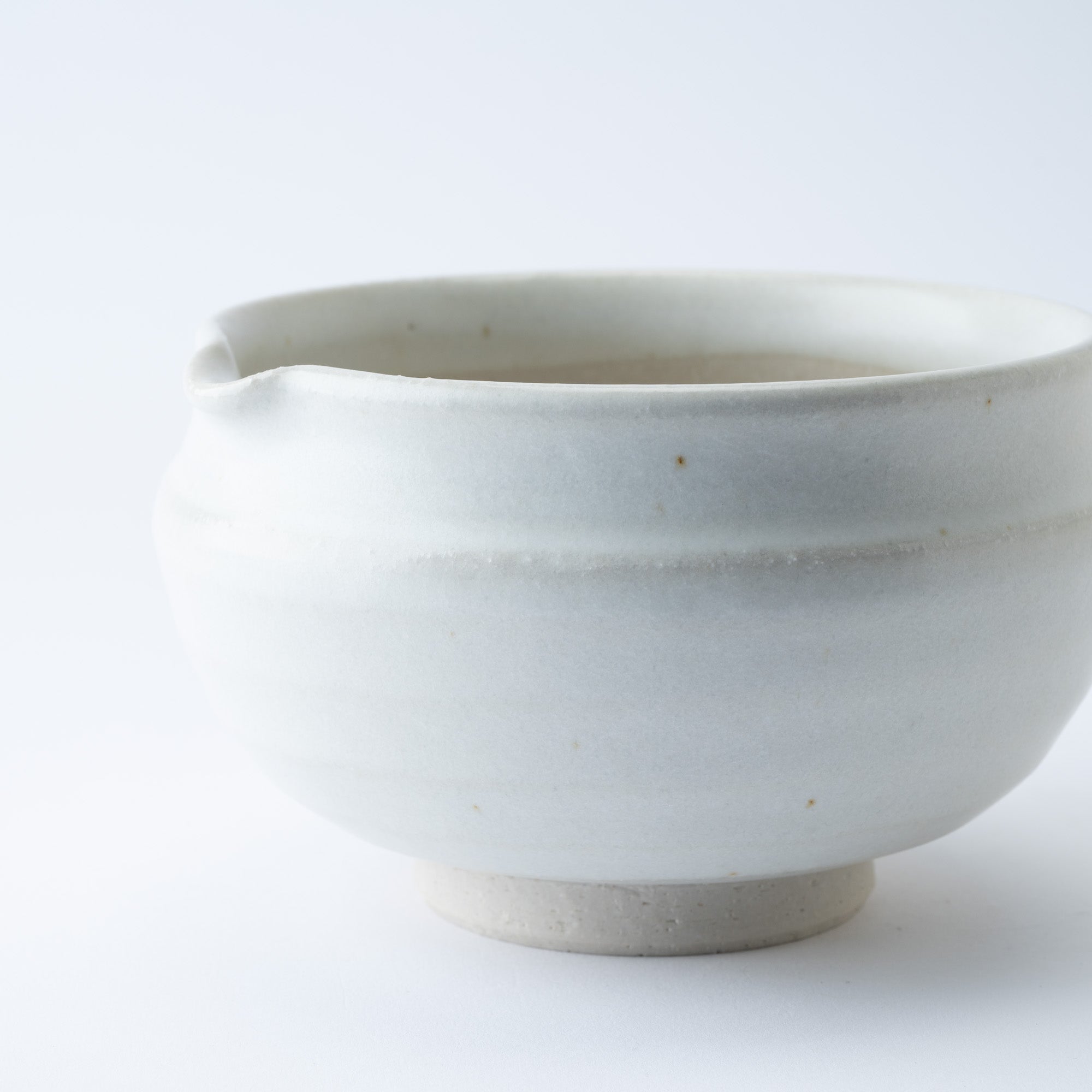 White Round Mortar with Spout 5.9 In