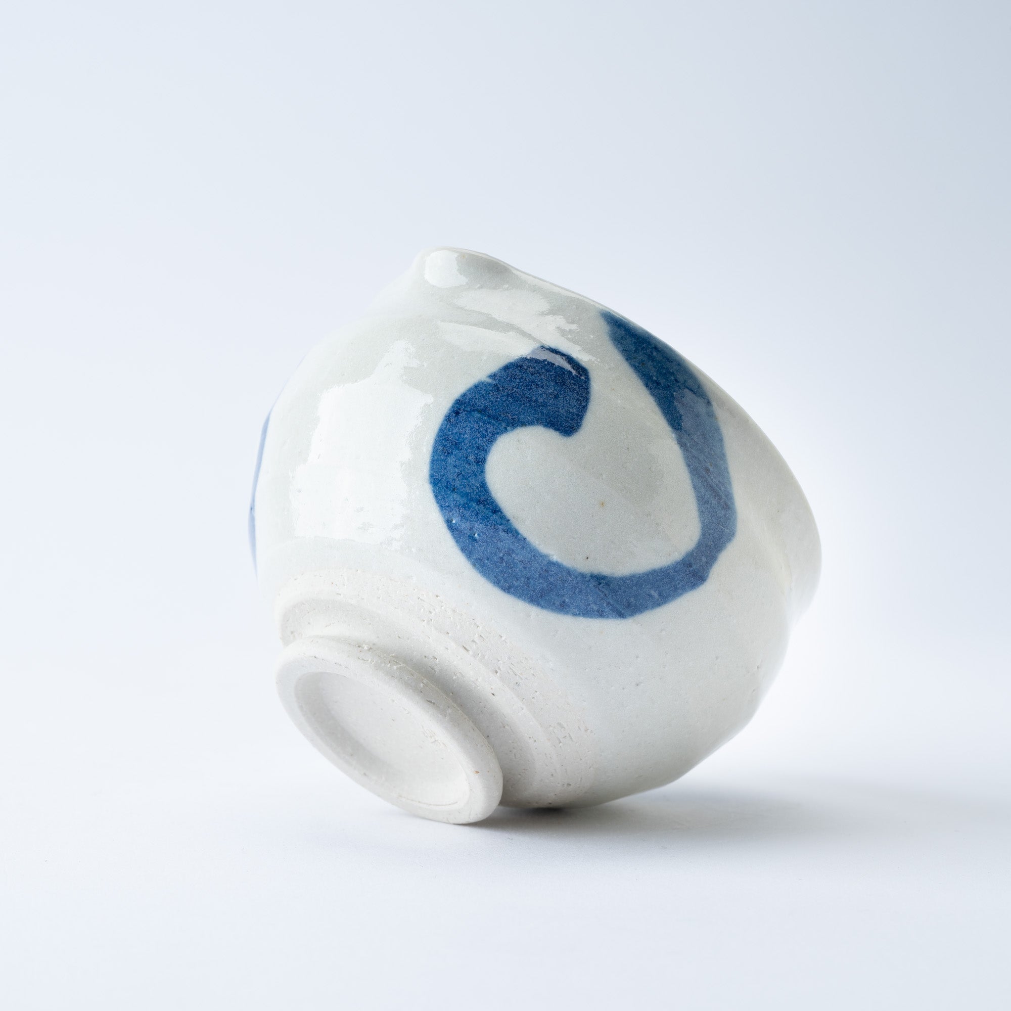 Blue Circle Round Mortar with Spout 4.2 In