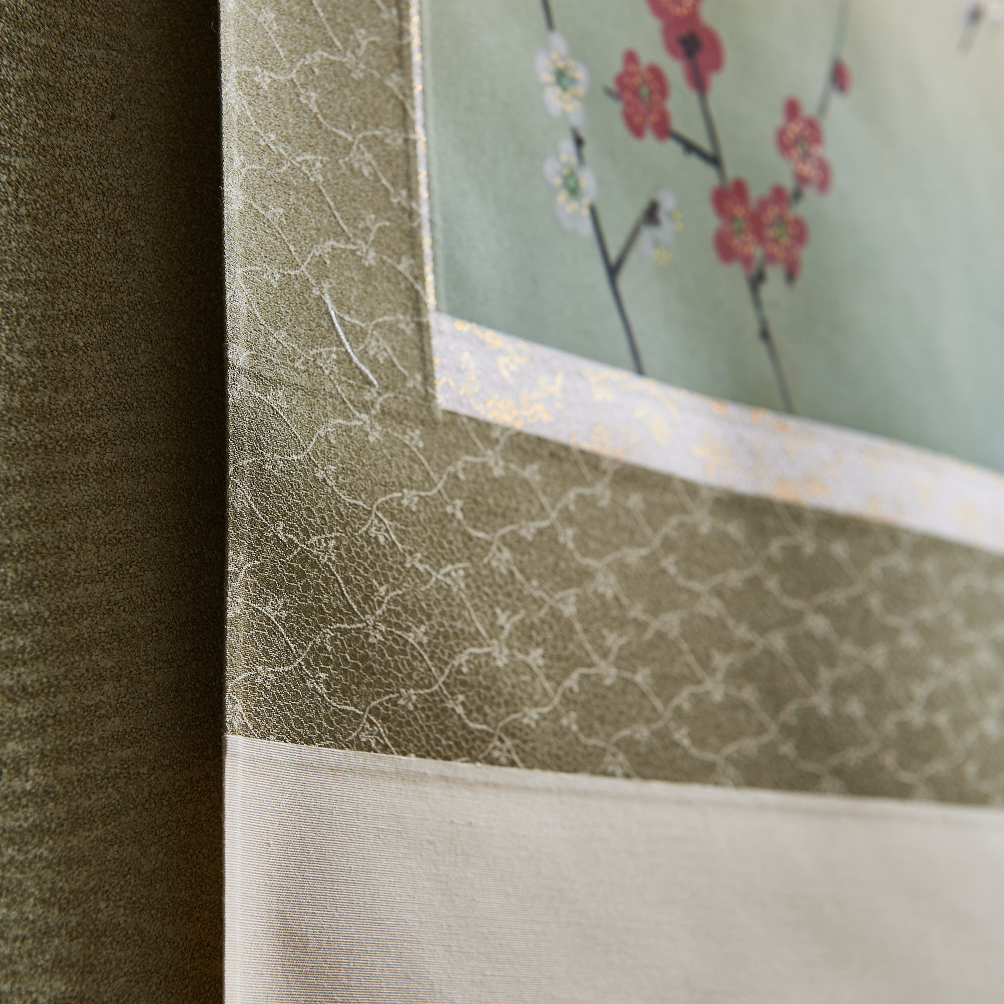 Warbler Among Plum Blossoms Kakejiku Hanging Scroll