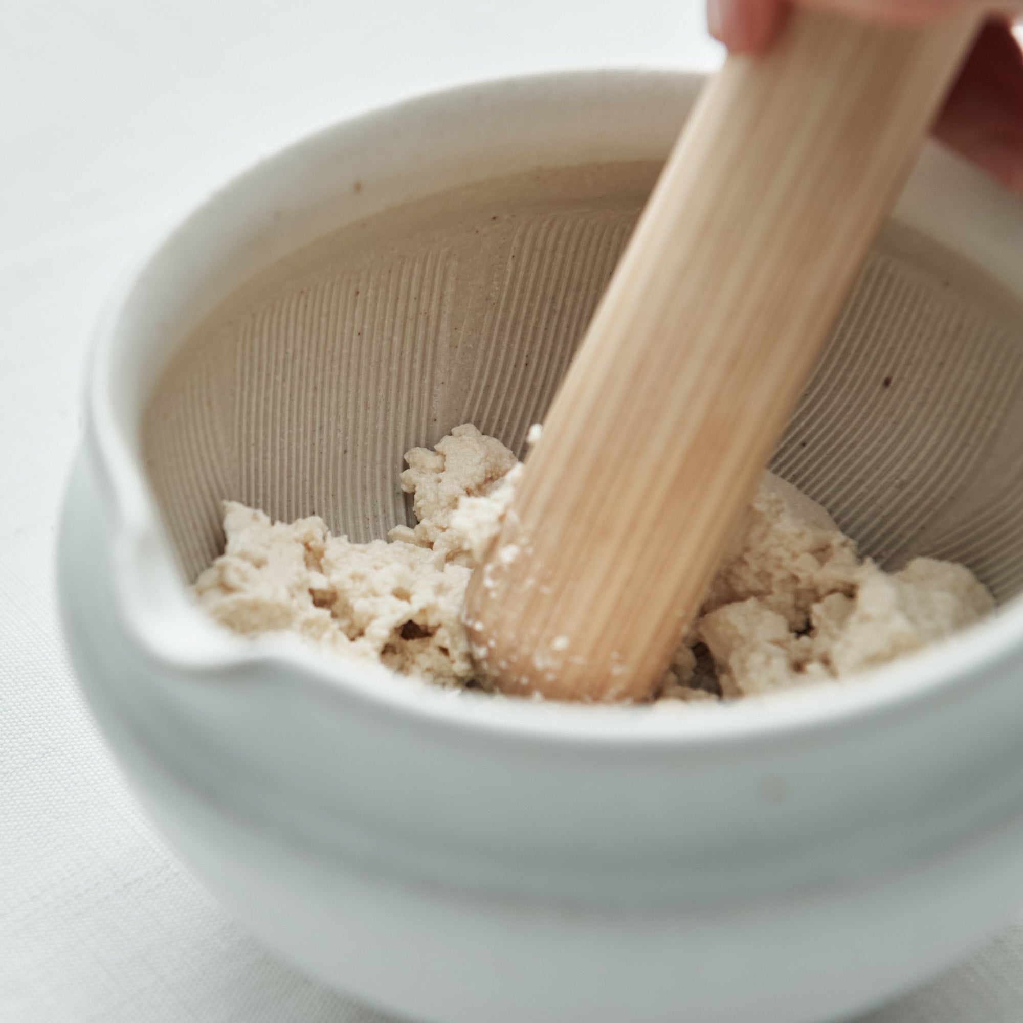 White Round Mortar with Spout 5.9 In