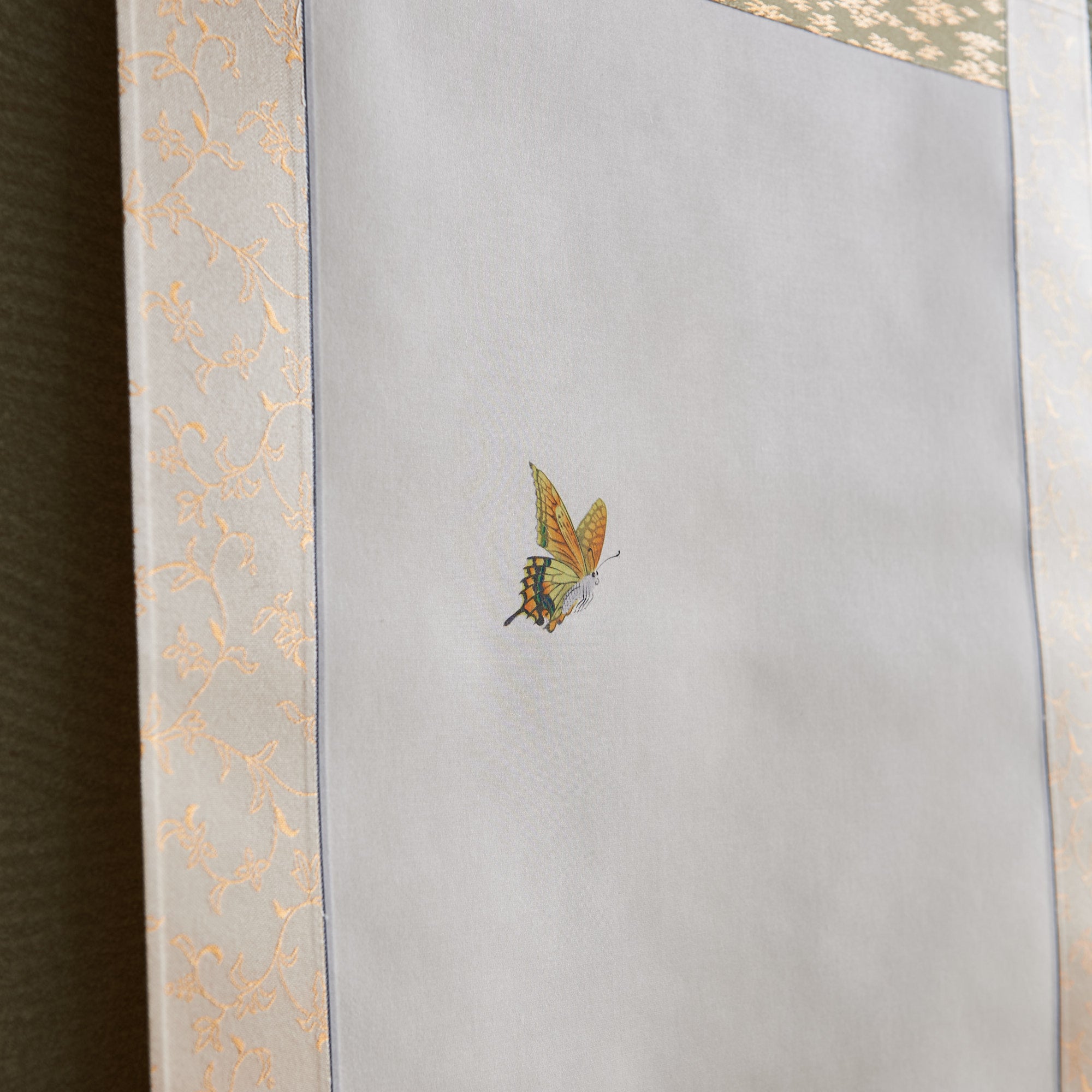 Cat and Butterfly Kakejiku Hanging Scroll