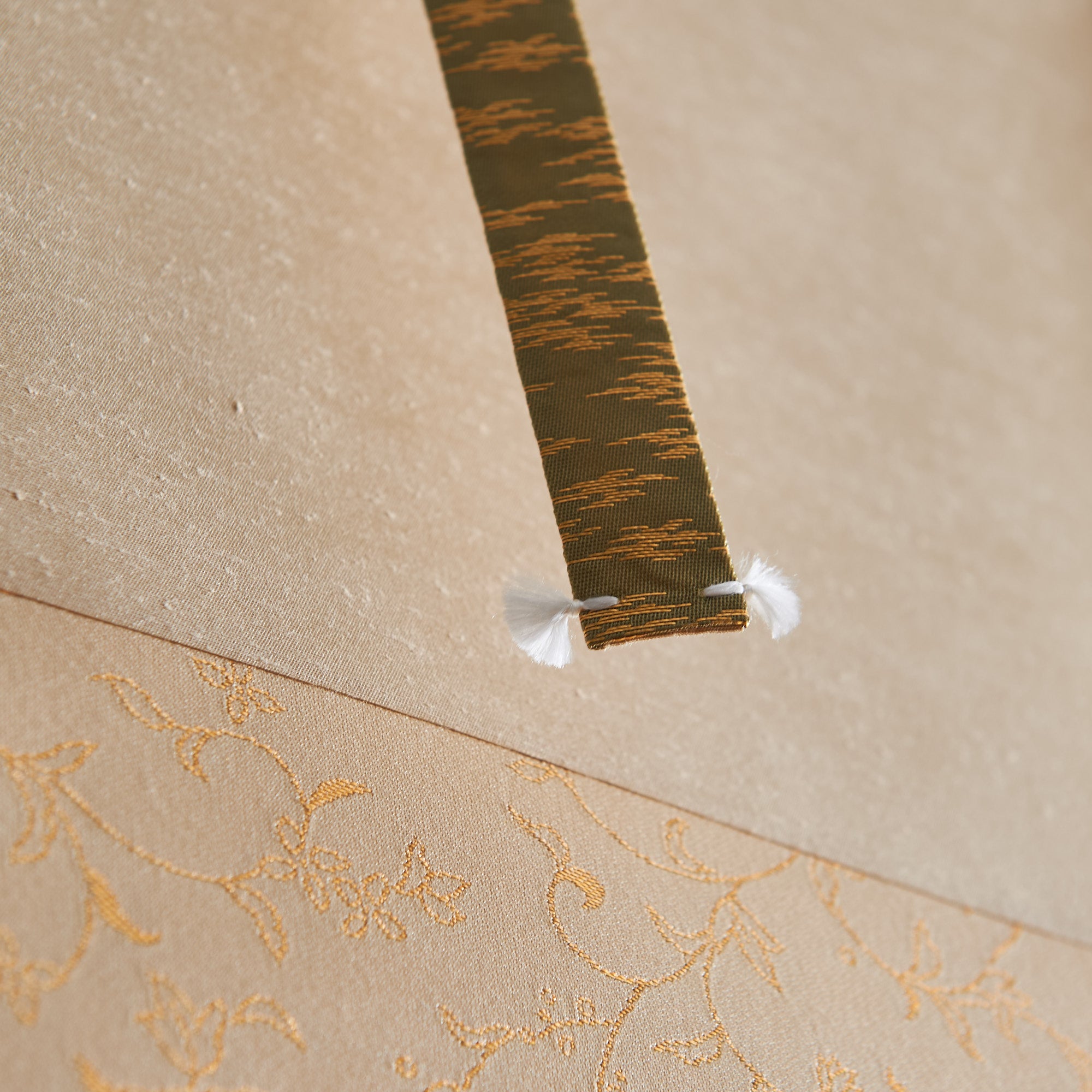 Cat and Butterfly Kakejiku Hanging Scroll