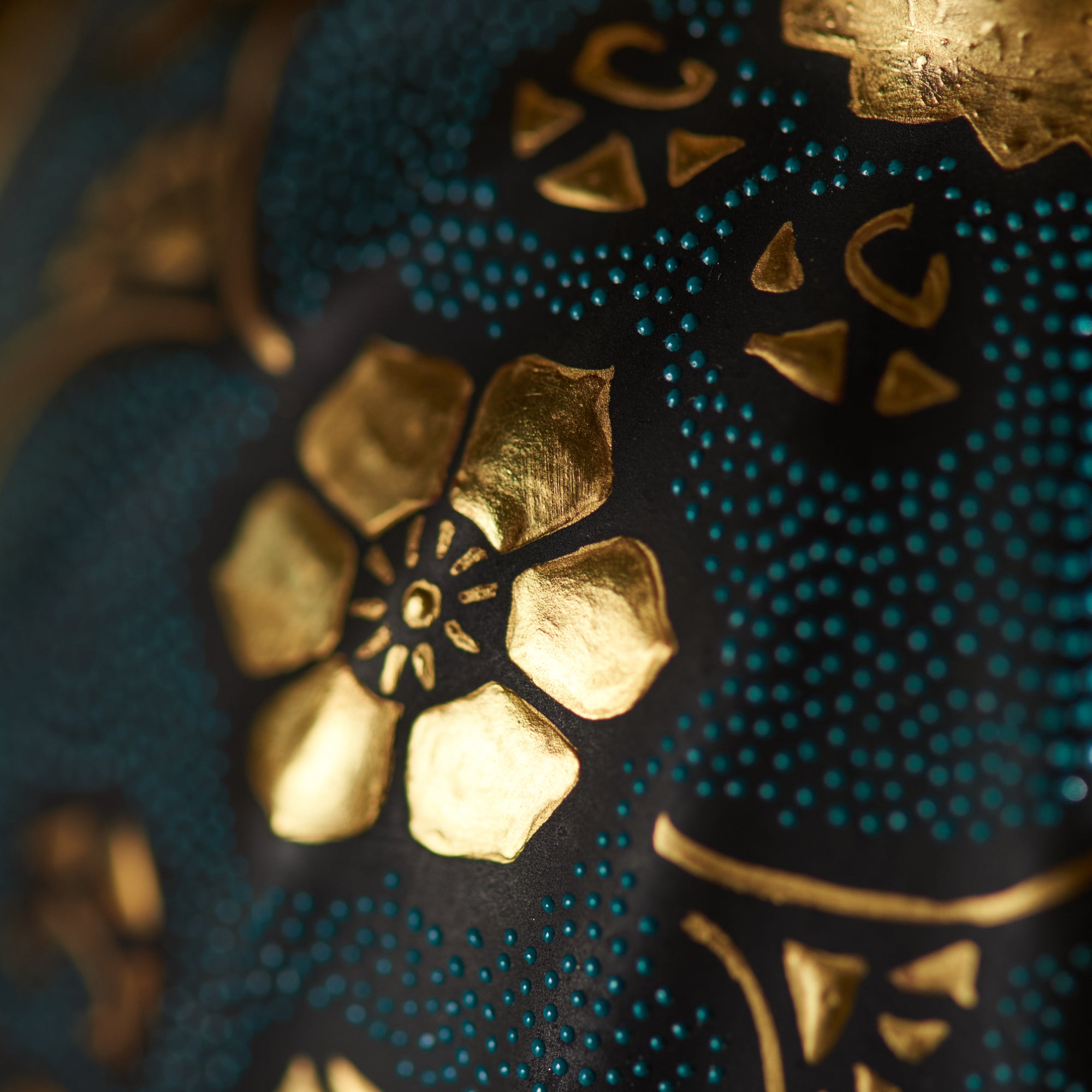 Morikin Aochibu und Shirochibu Hosoge Muster Kabuto Samurai Helm Ornament