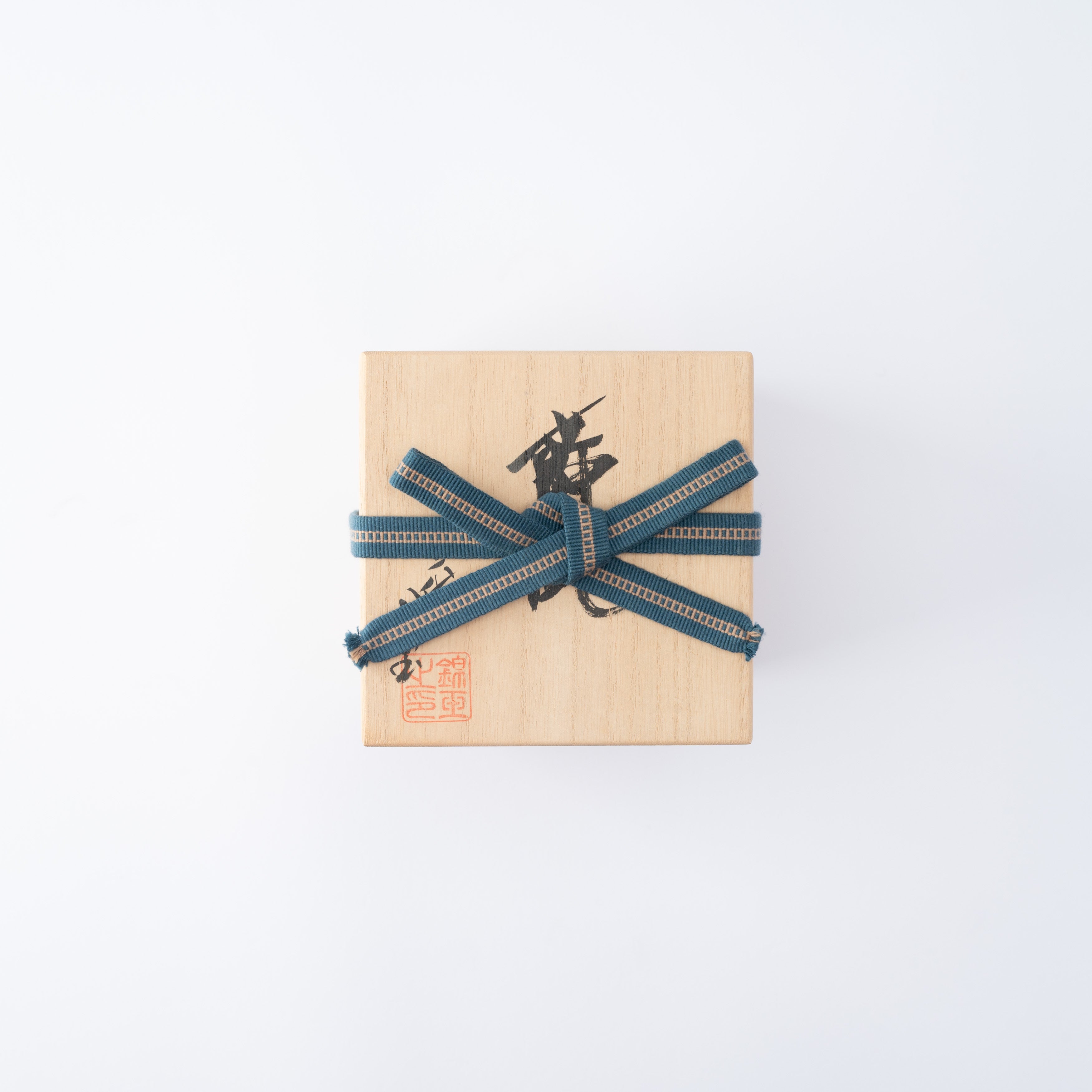 Morikin Aochibu Grape with Sakura and Maple Leaves Vase
