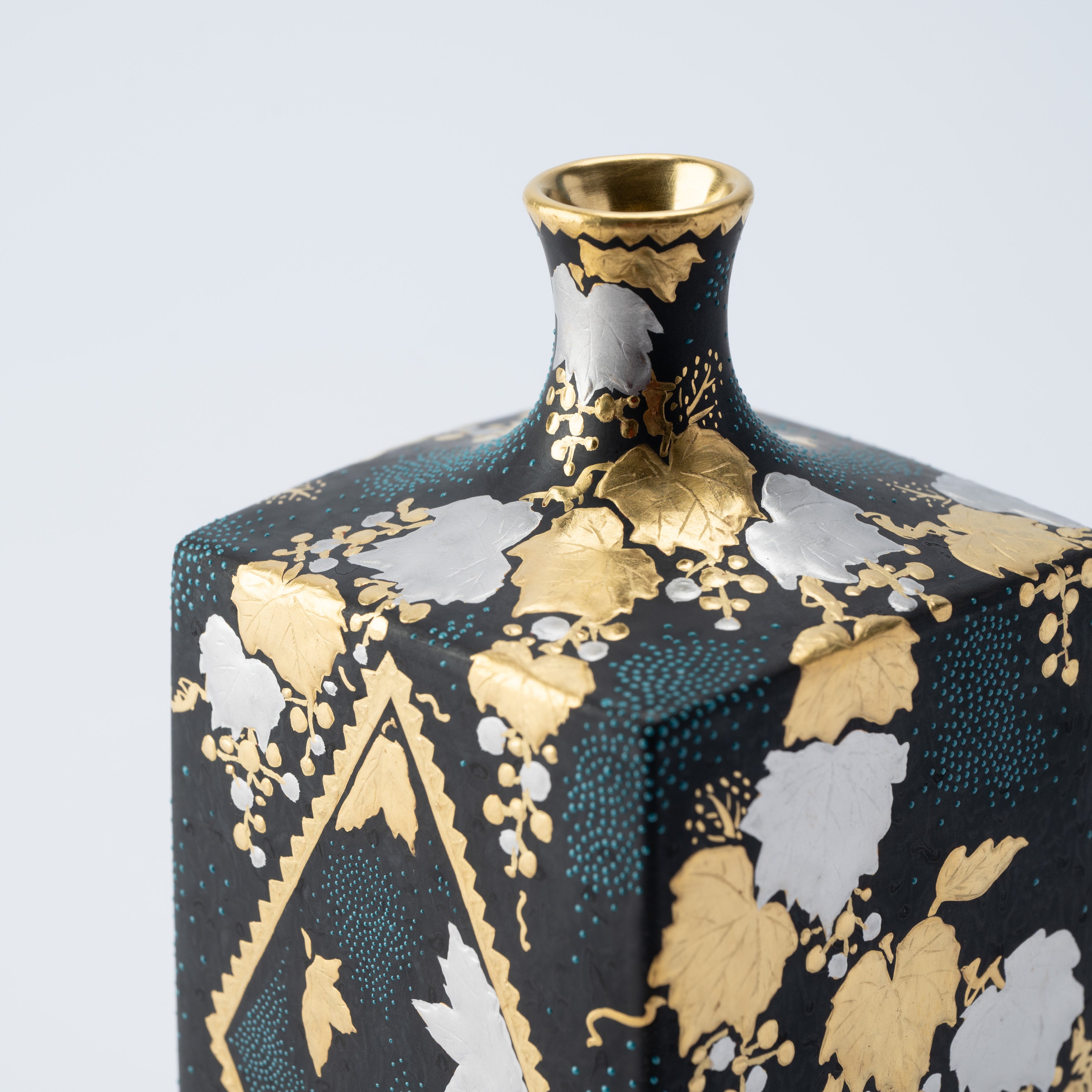 Morikin Aochibu Grape with Sakura and Maple Leaves Vase