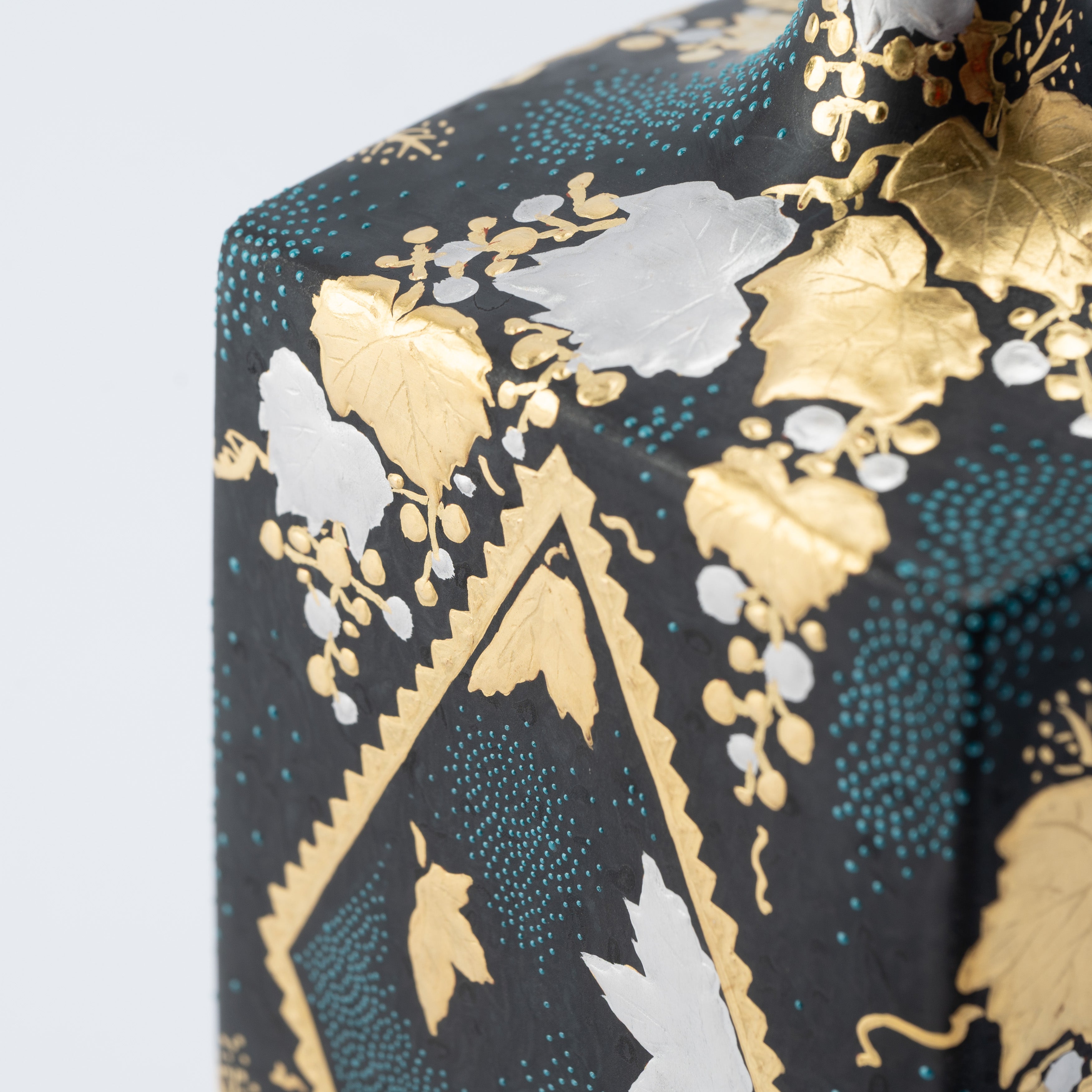 Morikin Aochibu Grape with Sakura and Maple Leaves Vase