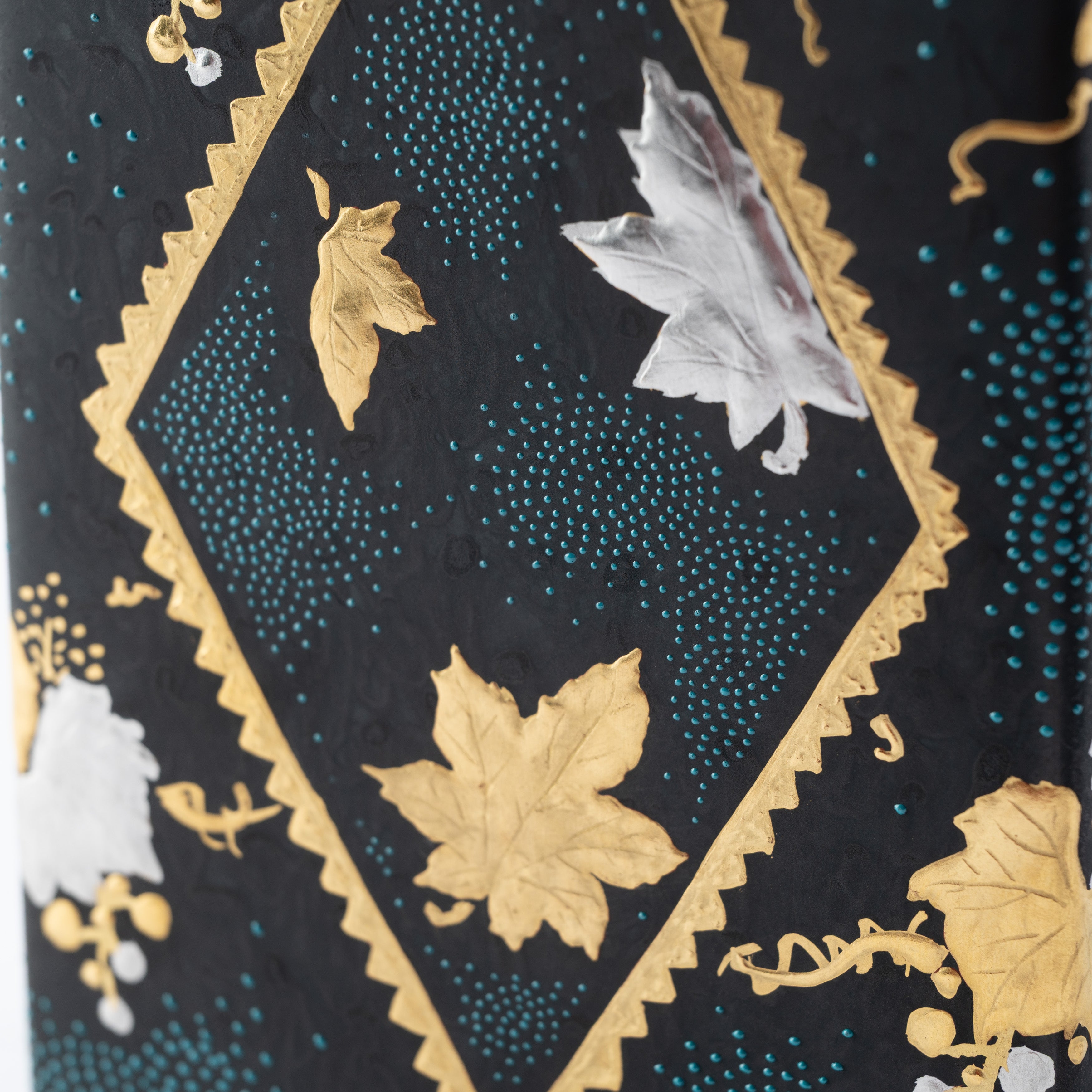 Morikin Aochibu Grape with Sakura and Maple Leaves Vase