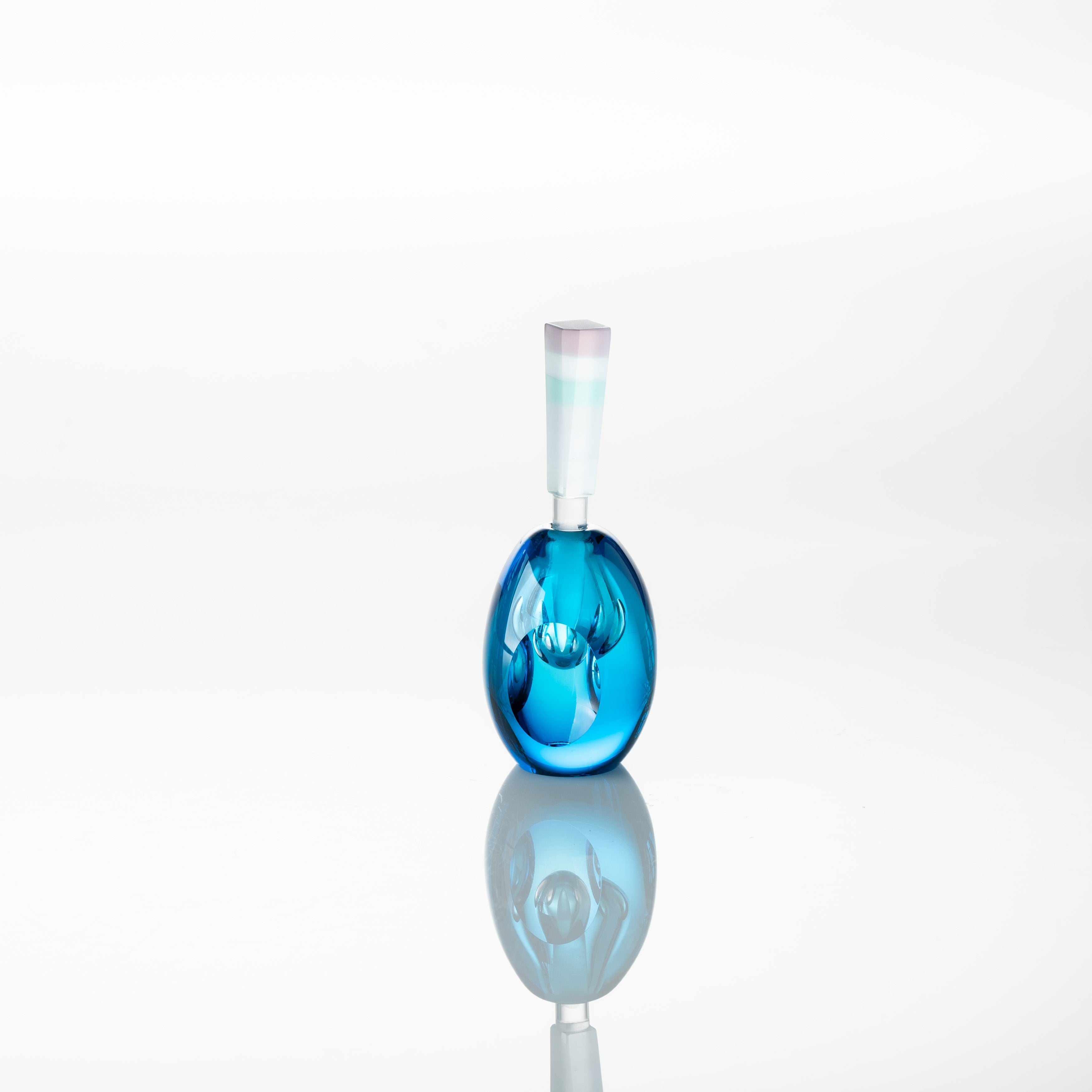 Erinnerungen an die Farben des Ozeans Blau Parfümflasche